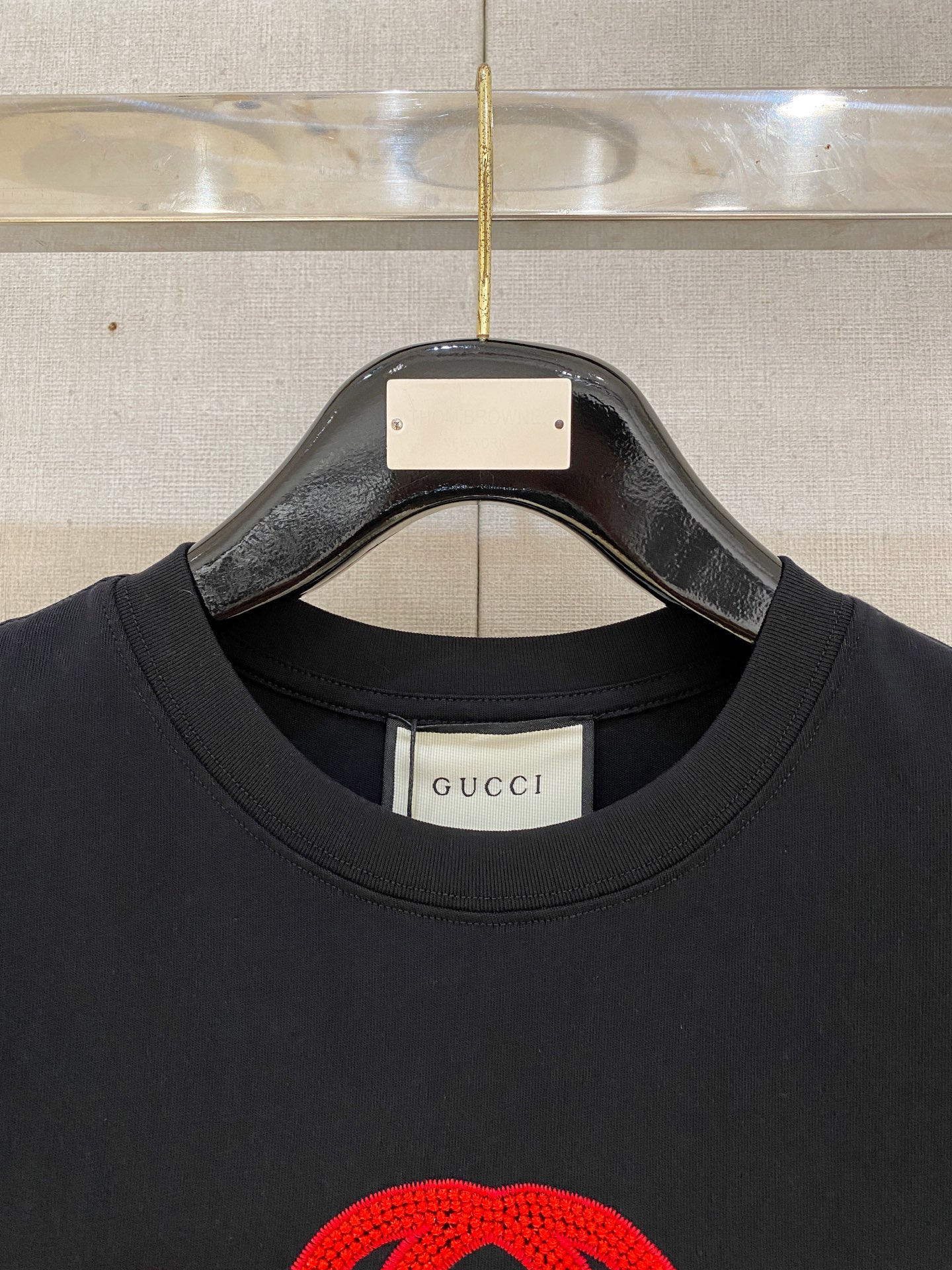 🌾退换# 古*Gucci 春夏新款首发专柜最新款短袖圆领T恤 高端订制 设计前卫时尚！品牌logo重工艺