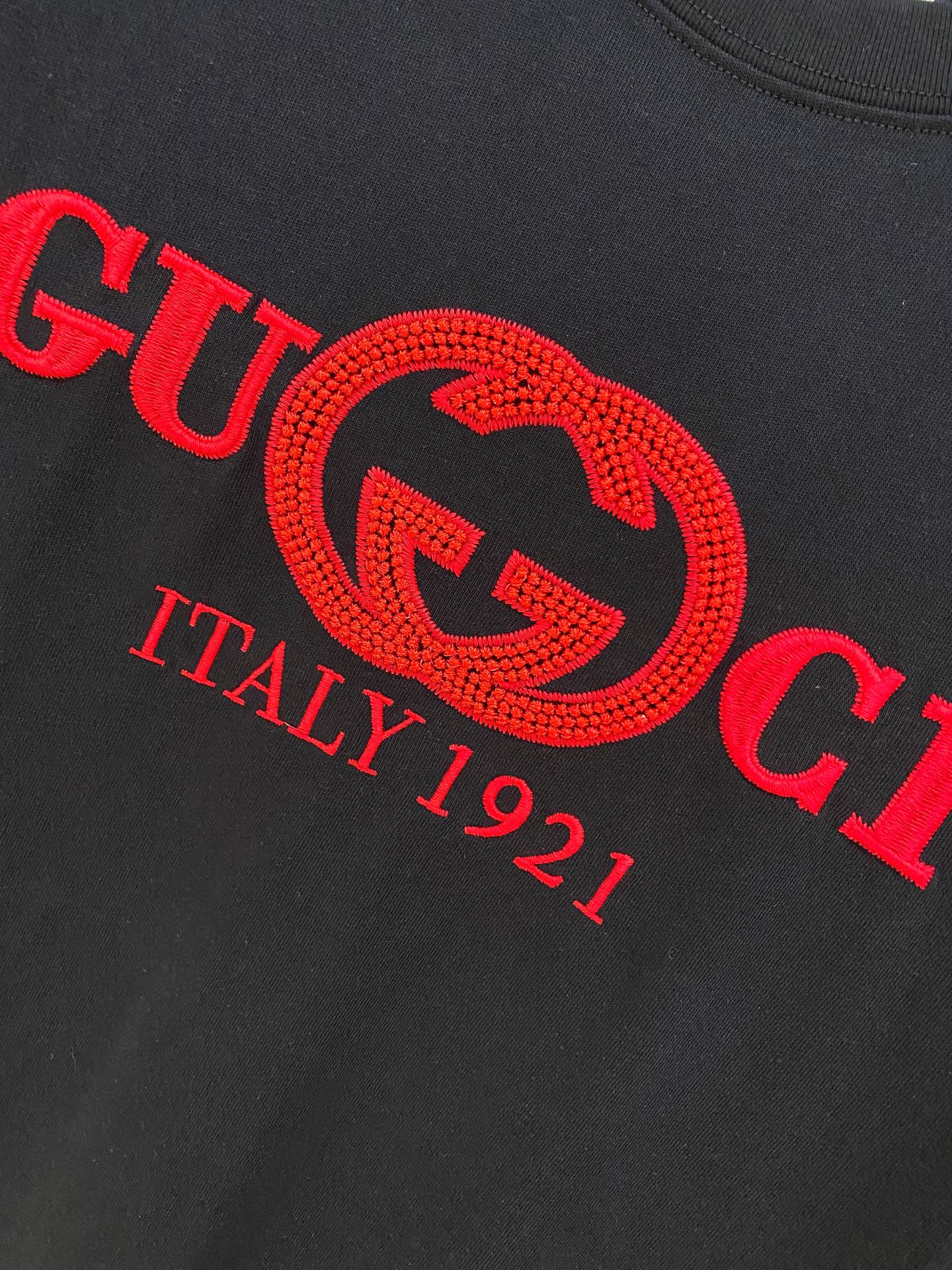 🌾退换# 古*Gucci 春夏新款首发专柜最新款短袖圆领T恤 高端订制 设计前卫时尚！品牌logo重工艺