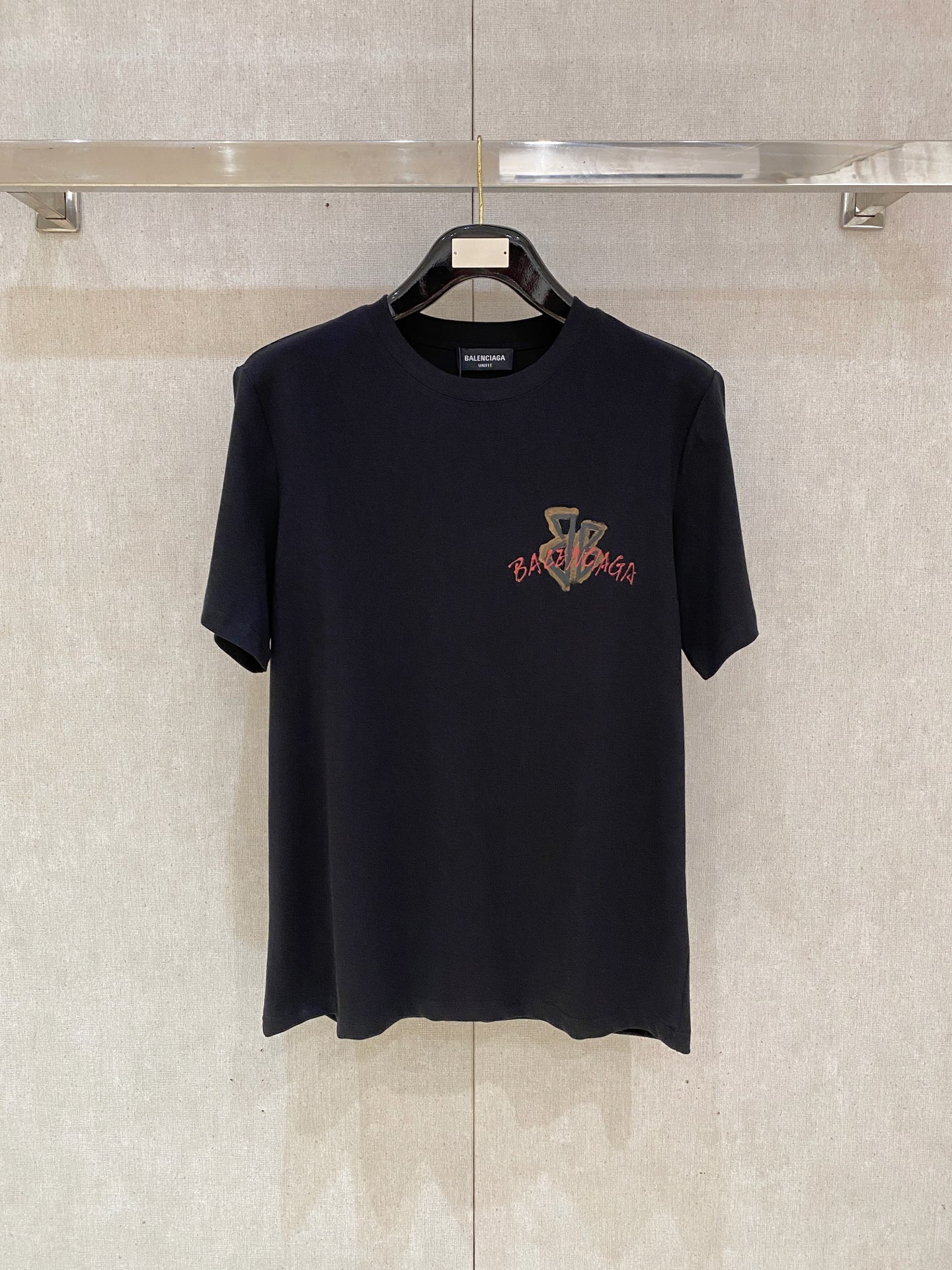 🌾退换# 巴黎世*BALENCIAGA 春夏新款首发专柜最新款短袖圆领T恤 手绘高端订制 设计前卫时尚！