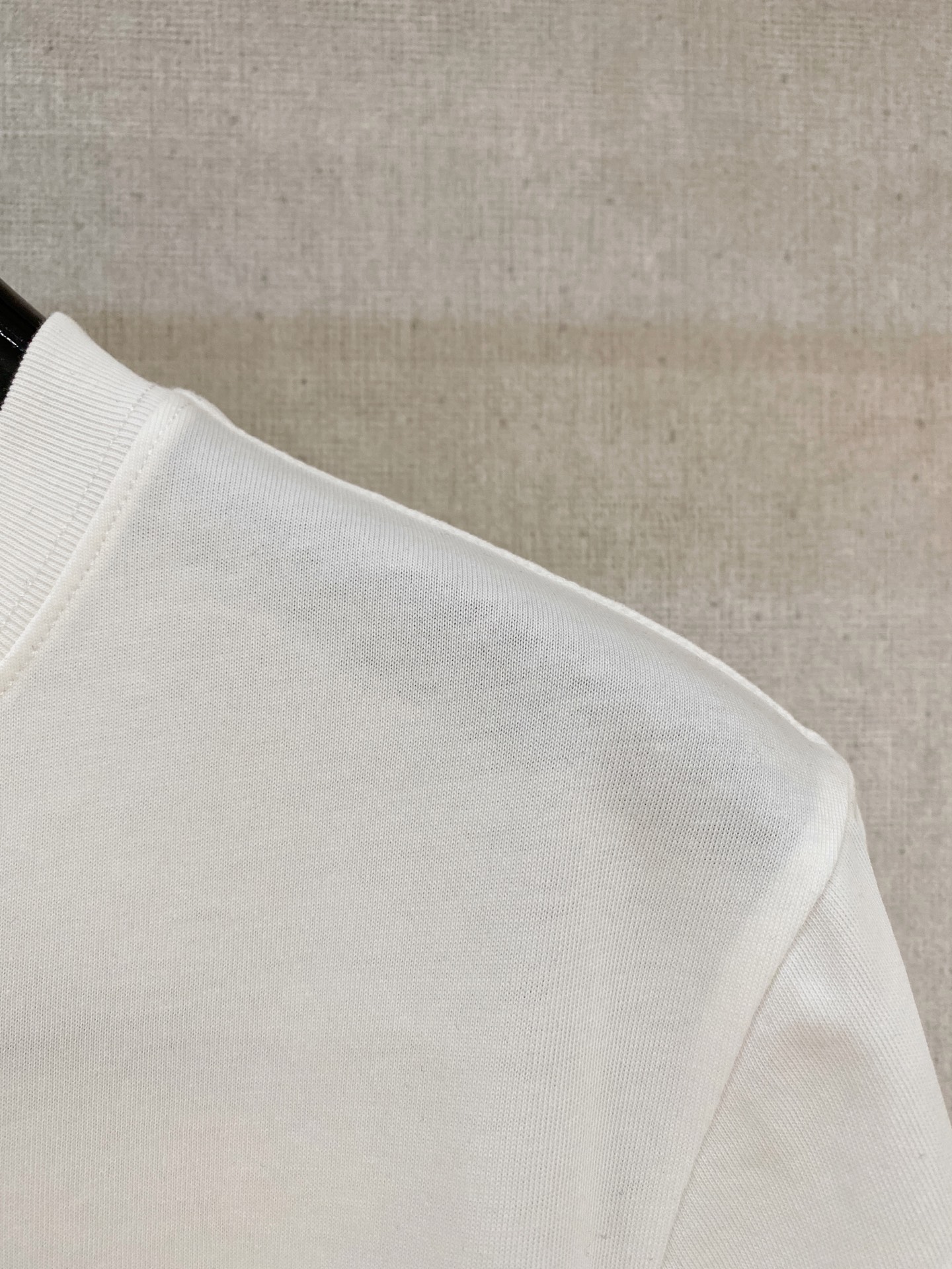 🌾退换# 巴黎世*BALENCIAGA 春夏新款首发专柜最新款短袖圆领T恤 手绘高端订制 设计前卫时尚！