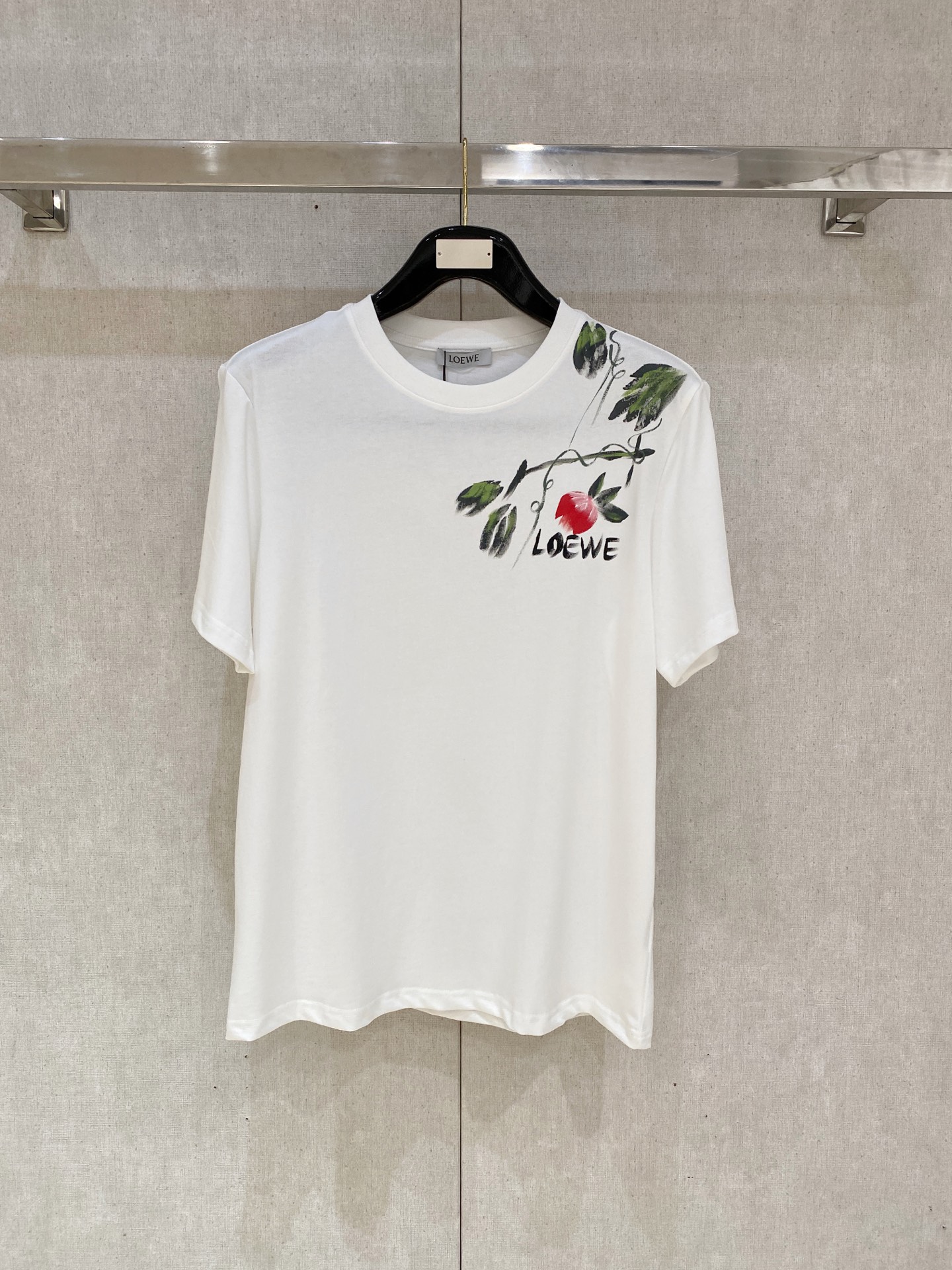 🌾退换# 罗意*LOEWE 春夏新款首发专柜最新款短袖圆领T恤 手绘高端订制 设计前卫时尚！品牌logo