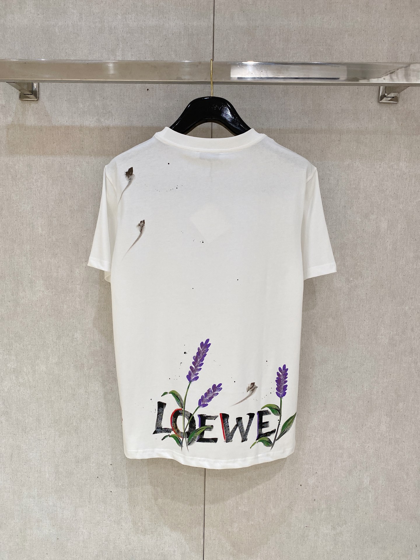 🌾退换# 罗意*LOEWE 春夏新款首发专柜最新款短袖圆领T恤 手绘高端订制 设计前卫时尚！品牌logo