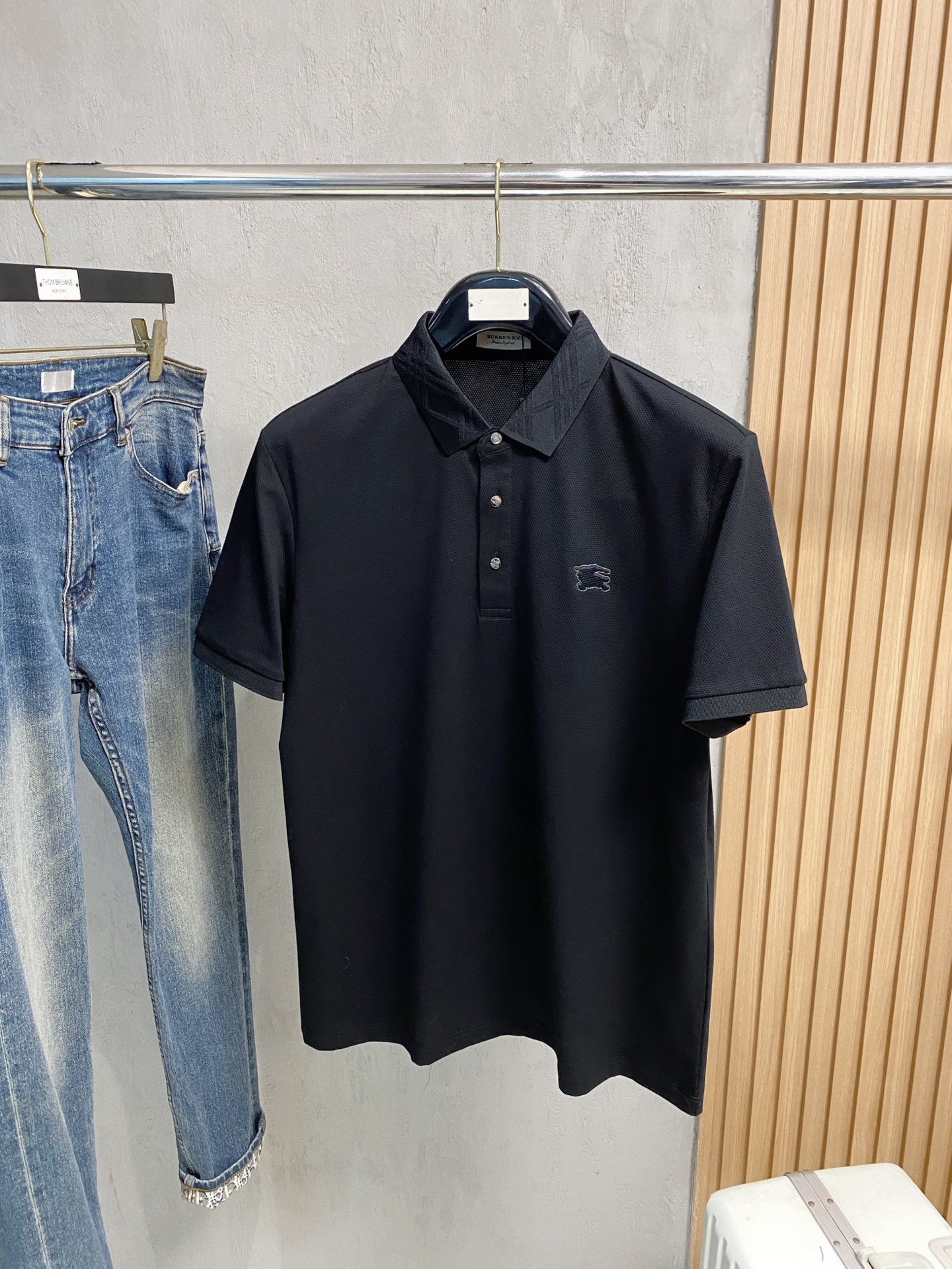 NO:159964,Burberry, new summer polo short-sleeved hexagonal bead floor cotton, breathable and comfortable, delicate and soft, skin-friendly and comfortable. Number of sizes M-3XL, burberry, T-shirt, alexander wang19860909巴宝莉、夏季新款polo短袖 六角珠地棉 透气舒适度高,手感细腻柔软,亲肤舒适 码数M-3XL,,burberry,T-shirt,alexander wang,Men's clothing