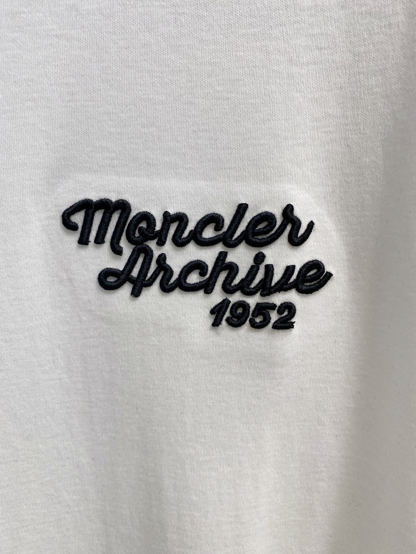 Moncler Short Sleeve T-Shirt Classic Logo Design - Unisex Style 6 i1746288368845 4920 0 3
