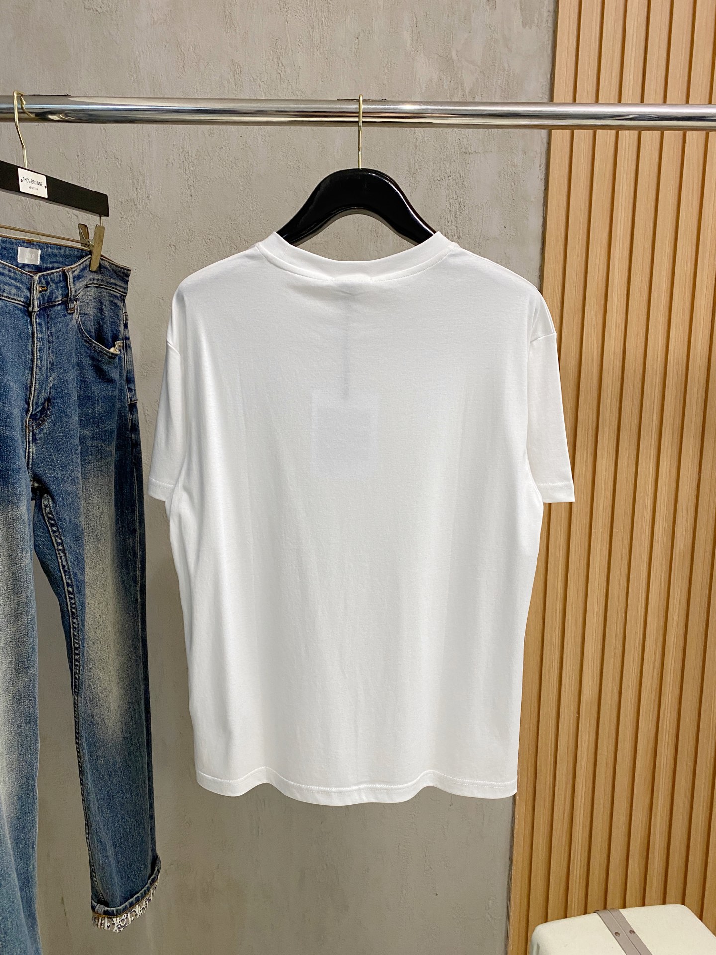 Moncler Short Sleeve T-Shirt Classic Logo Design - Unisex Style 10 i1746288369972 4134 0 8