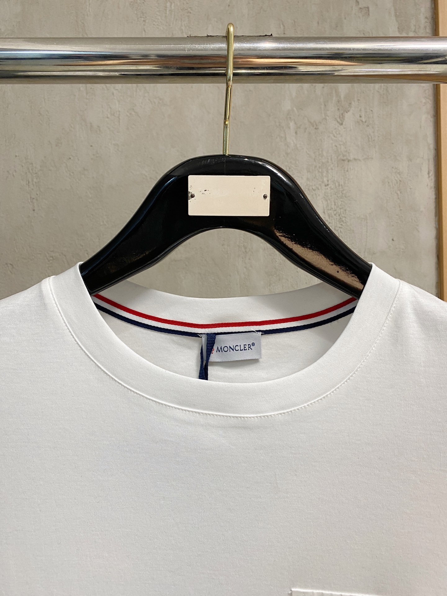 Moncler Short Sleeve T-Shirt: Classic & Fashionable, Unisex Design 3 i1746288379937 5728 0 1