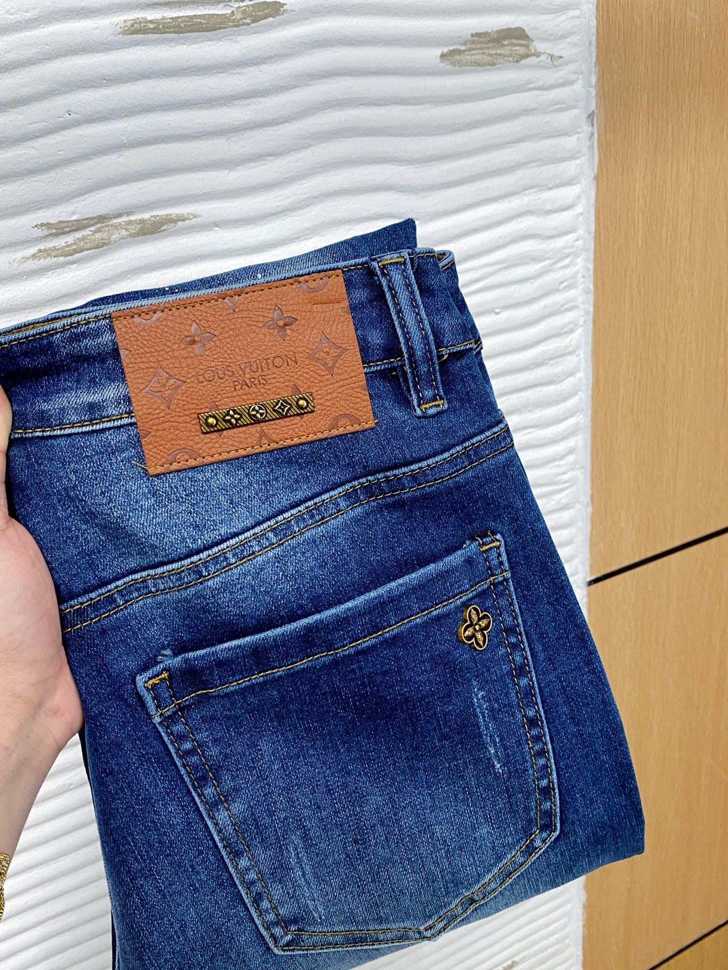 Louis Vuitton Men's 25SS Slim Fit Ripped Jeans with Paint Splatter Design 10 i1746855006312 3694 0 8