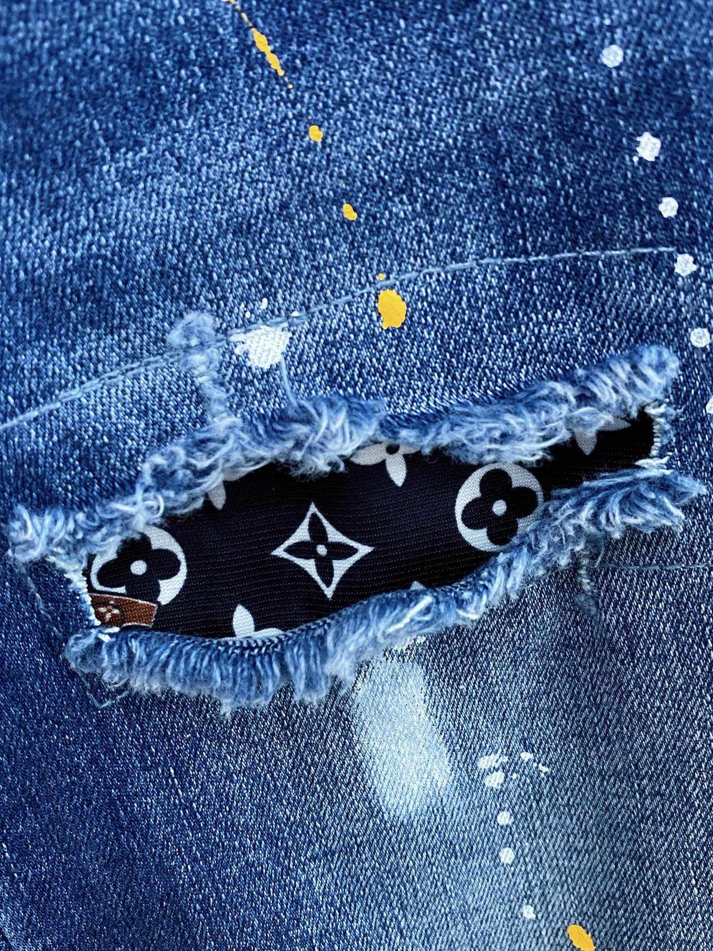 Louis Vuitton Men's 25SS Slim Fit Ripped Jeans with Paint Splatter Design 6 i1746855006480 3603 0 4