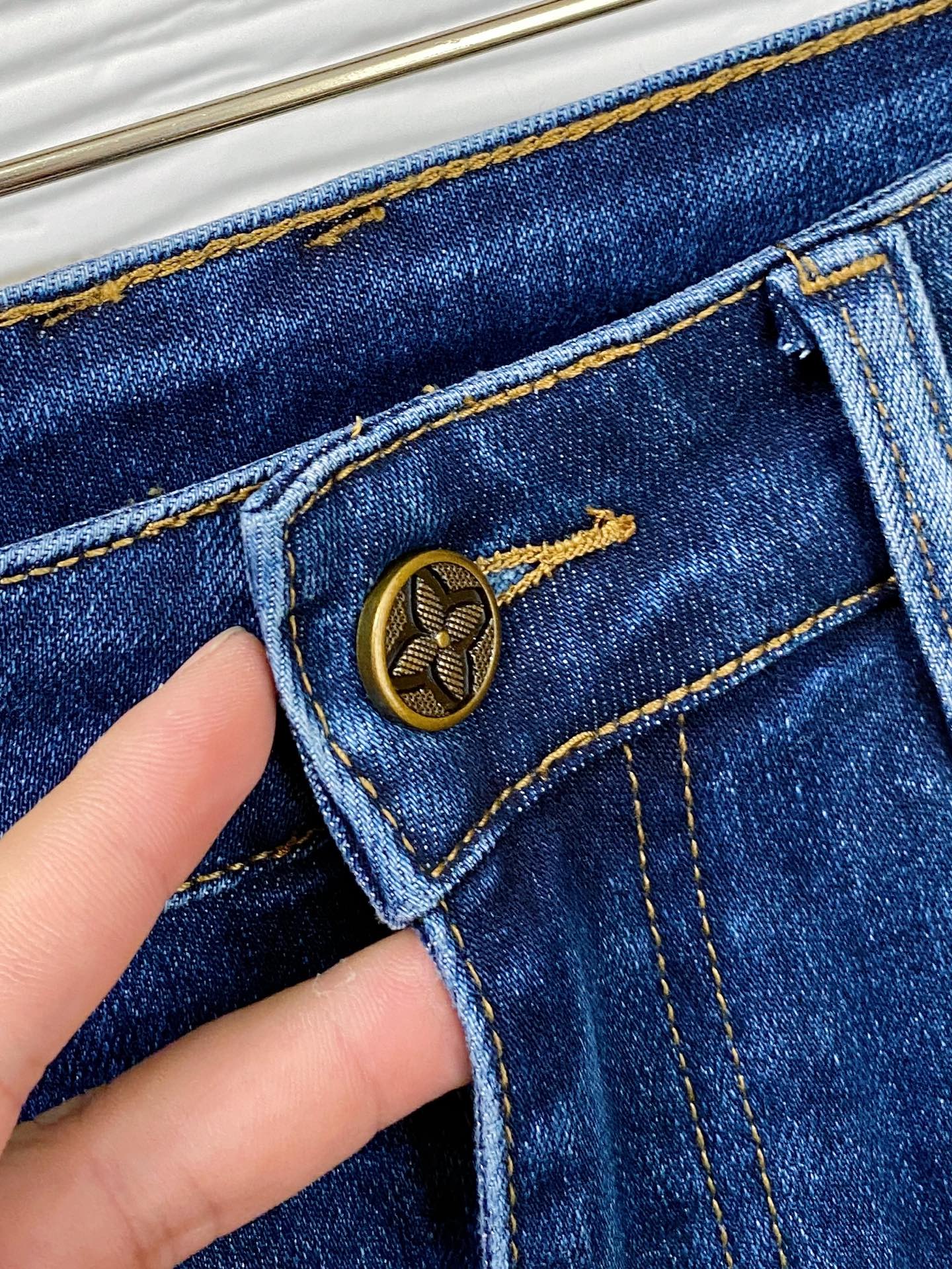 Louis Vuitton Men's 25SS Slim Fit Ripped Jeans with Paint Splatter Design 7 i1746855043296 5738 0 5