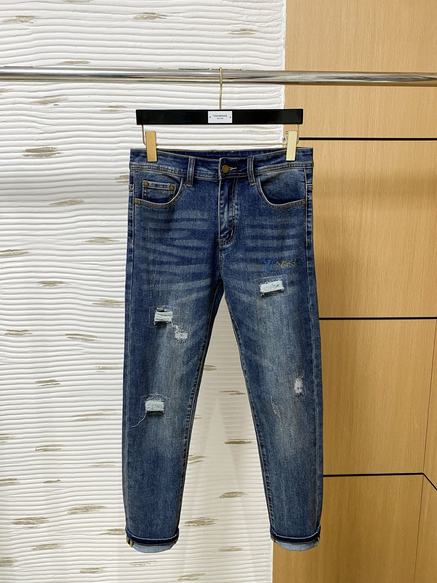 Louis Vuitton 25SS Slim-Fit Jeans: Premium Denim, Comfortable Stretch, Sizes 29-38 2 i1746855216711 8969 0 0