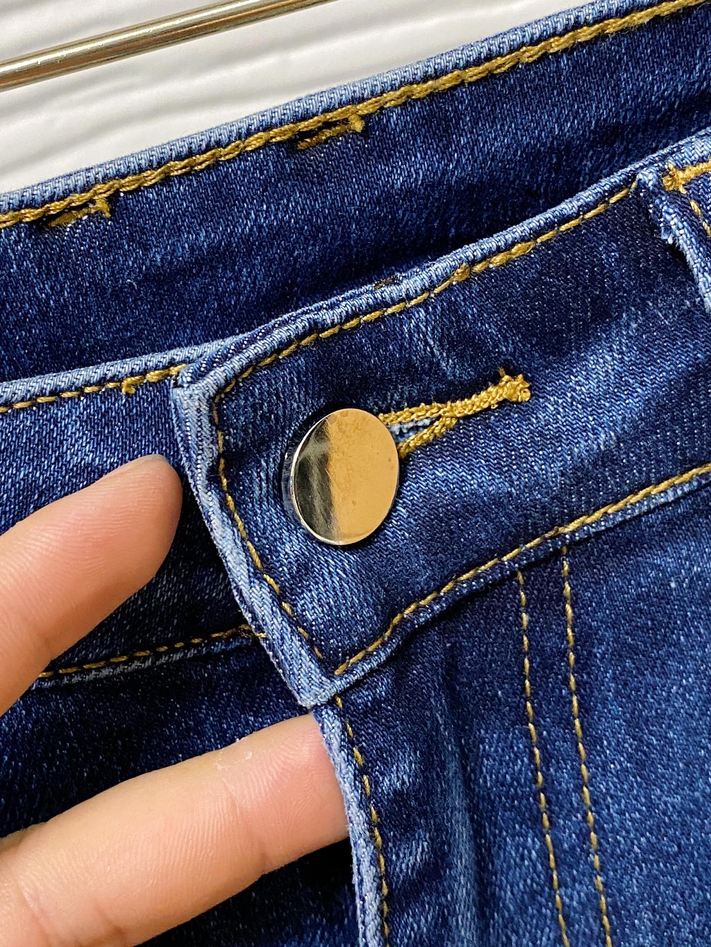 Burberry 25SS Denim Jeans: Slim Fit, Stretch Fabric, Sizes 29-38 8 i1746855270118 7001 0 6