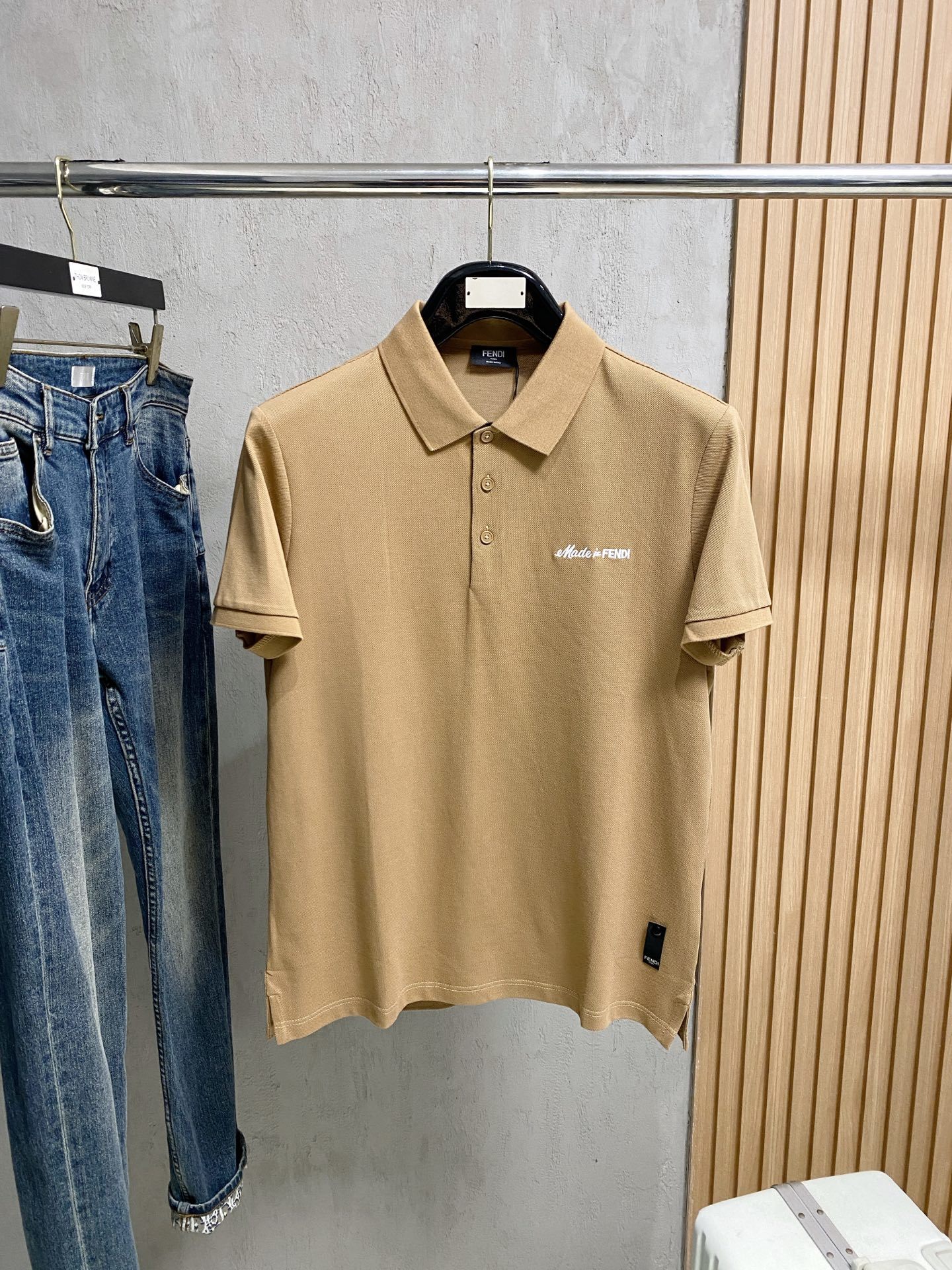 芬迪 2025ss夏季新款字母logo男士翻领Polo衫!经典商务男款,高端男装的天花板级别的商务男款