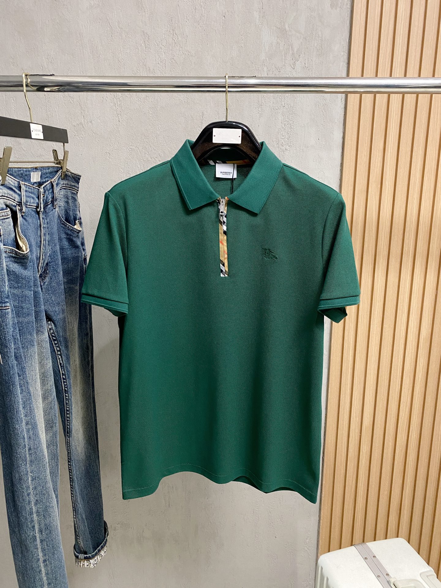  巴宝莉 2025ss夏季新款字母logo男士翻领Polo衫！经典商务男款，高端男装的天花板级别的商务男