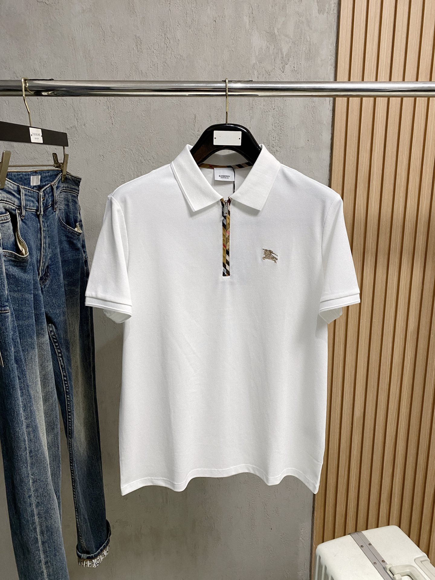  巴宝莉 2025ss夏季新款字母logo男士翻领Polo衫！经典商务男款，高端男装的天花板级别的商务男