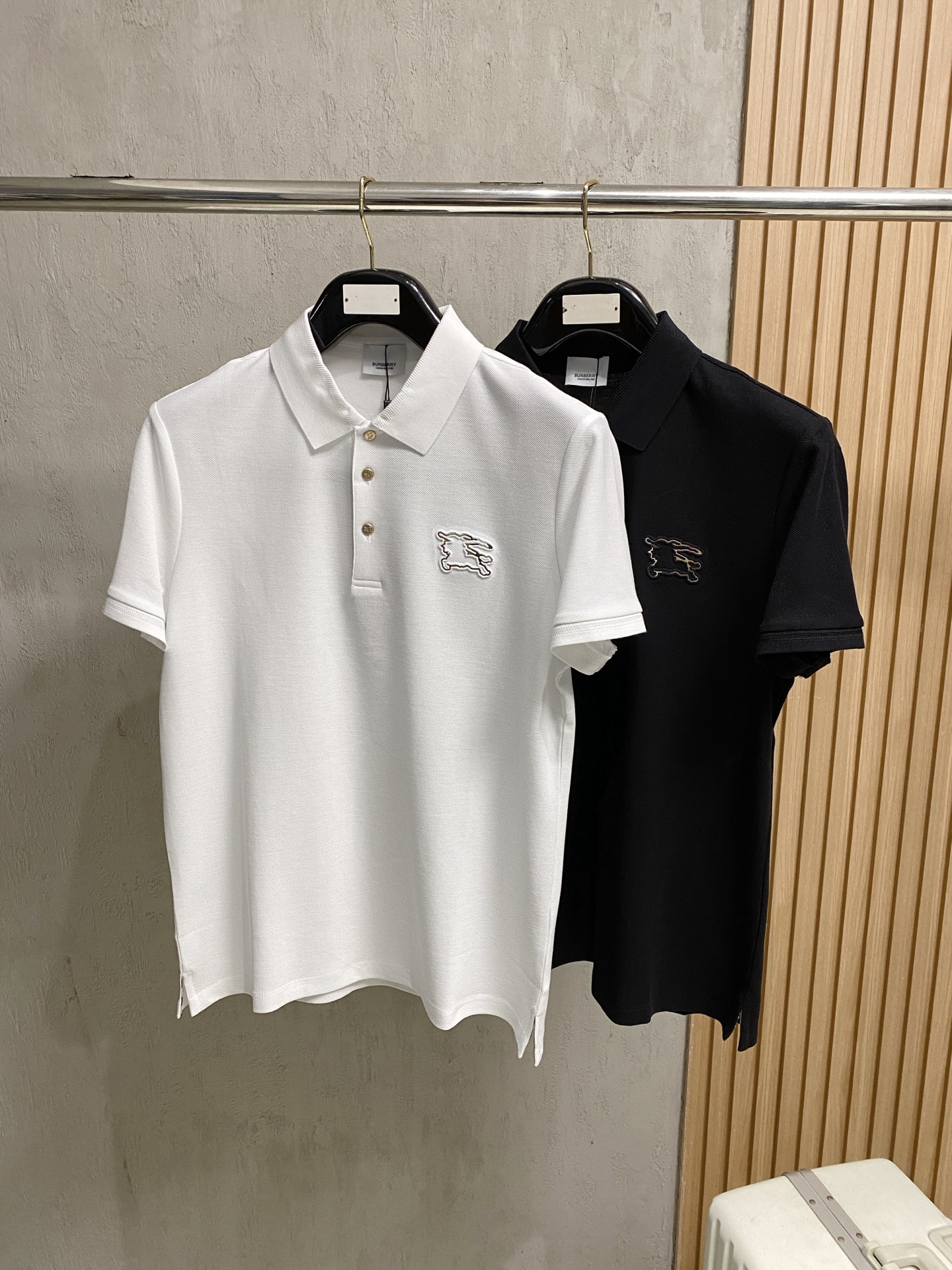  巴宝莉 2025ss夏季新款字母logo男士翻领Polo衫！经典商务男款，高端男装的天花板级别的商务男