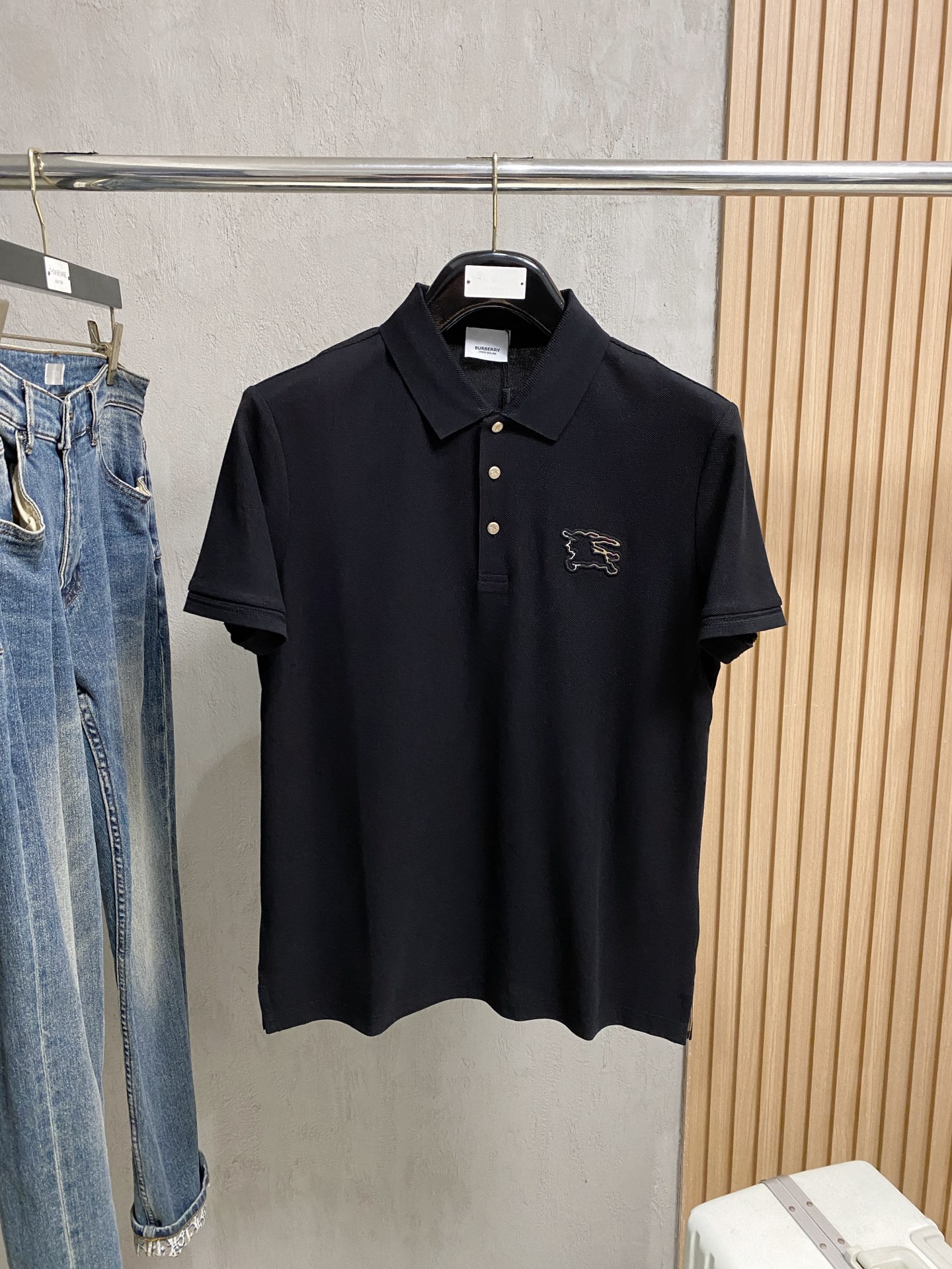  巴宝莉 2025ss夏季新款字母logo男士翻领Polo衫！经典商务男款，高端男装的天花板级别的商务男