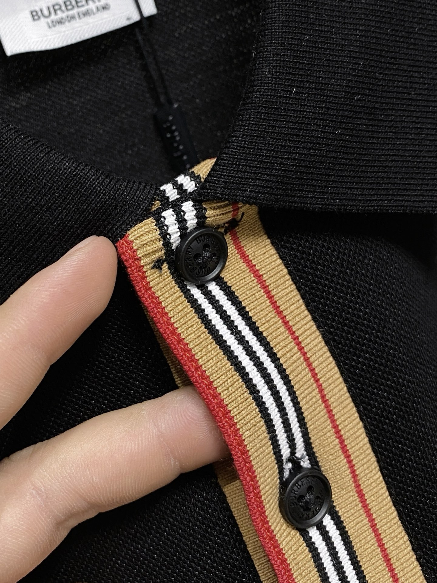  巴宝莉 2025ss夏季新款字母logo男士翻领Polo衫！经典商务男款，高端男装的天花板级别的商务男