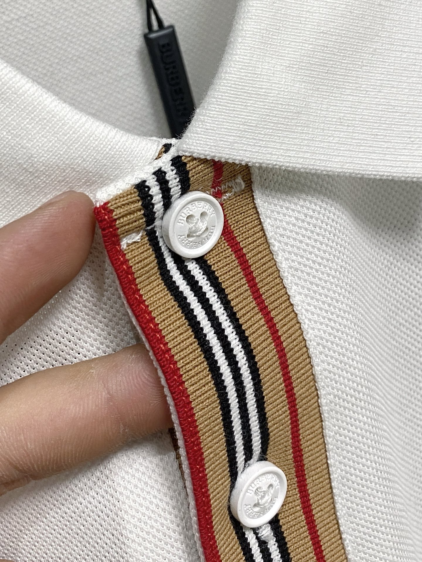  巴宝莉 2025ss夏季新款字母logo男士翻领Polo衫！经典商务男款，高端男装的天花板级别的商务男