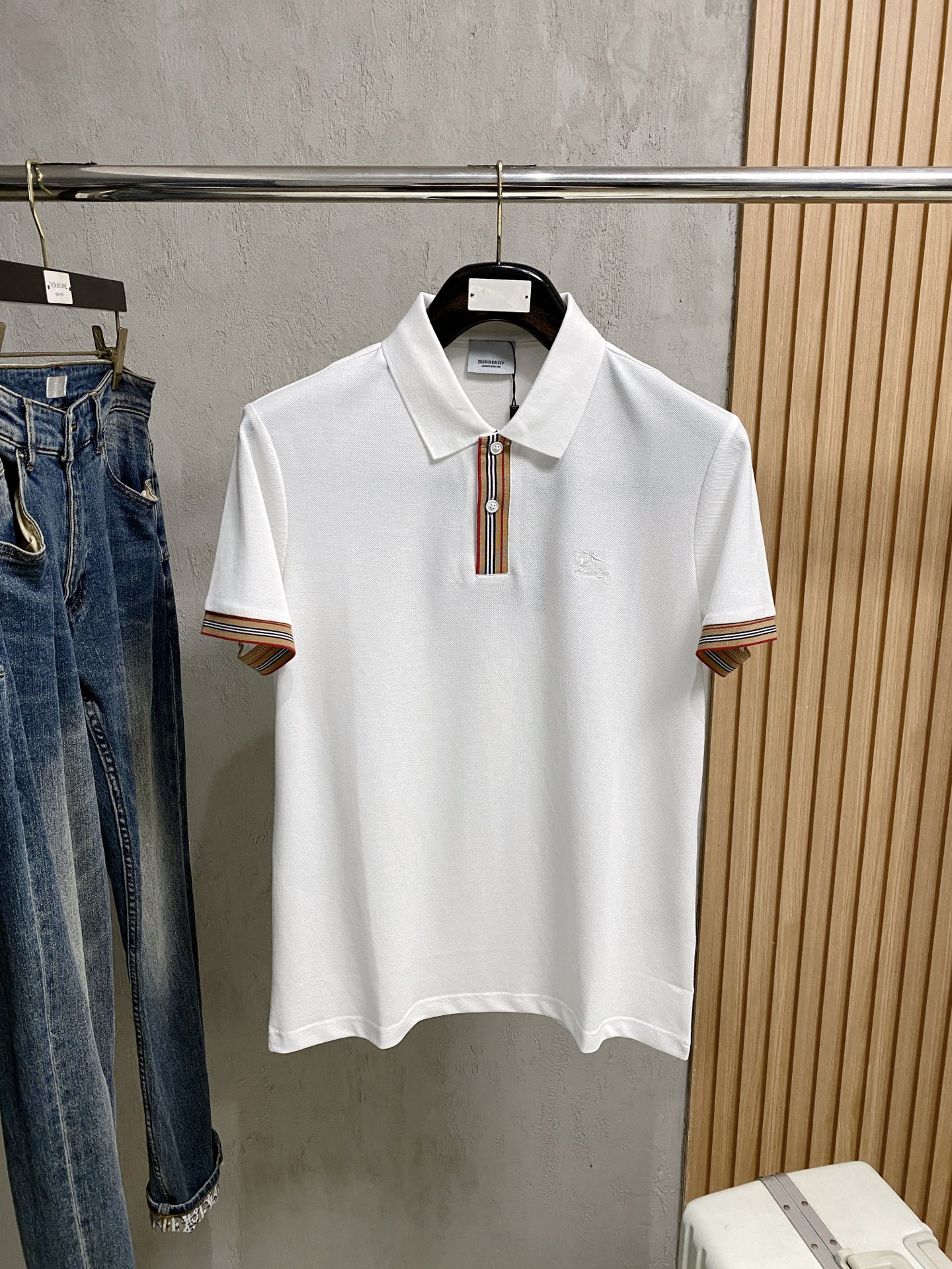  巴宝莉 2025ss夏季新款字母logo男士翻领Polo衫！经典商务男款，高端男装的天花板级别的商务男