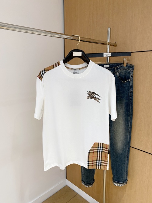 Burberry 2025 Summer T-Shirt, Unisex Short Sleeve Tee with Artistic Detail 1 Burberry 2025 Summer T-Shirt, Unisex Short Sleeve Tee with Artistic Detail