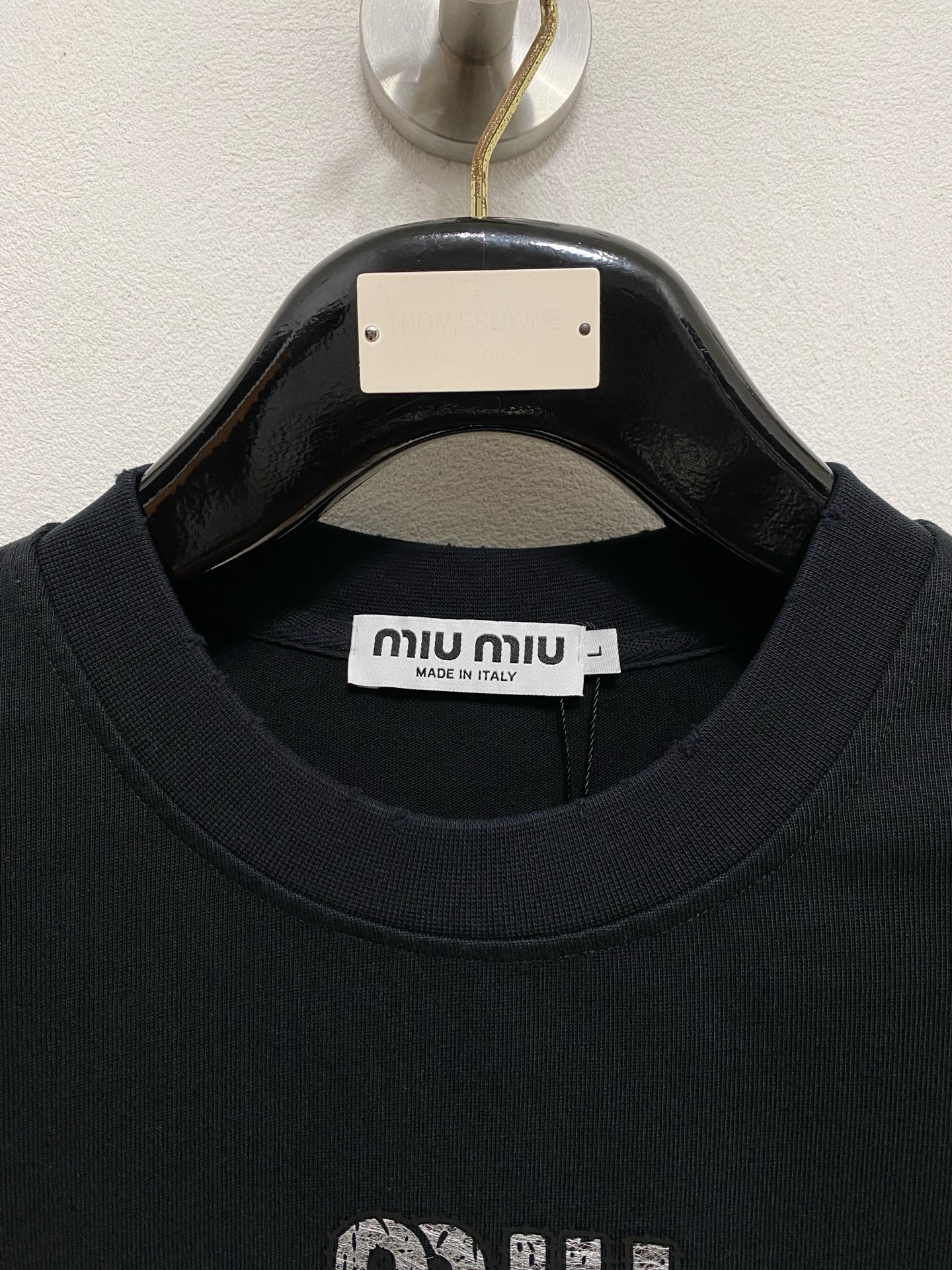 P miumiu🔥🔥高端定制 2026春夏新款首发专柜最新款短袖短裤休闲潮男套装套装 重工凹凸图案设计 