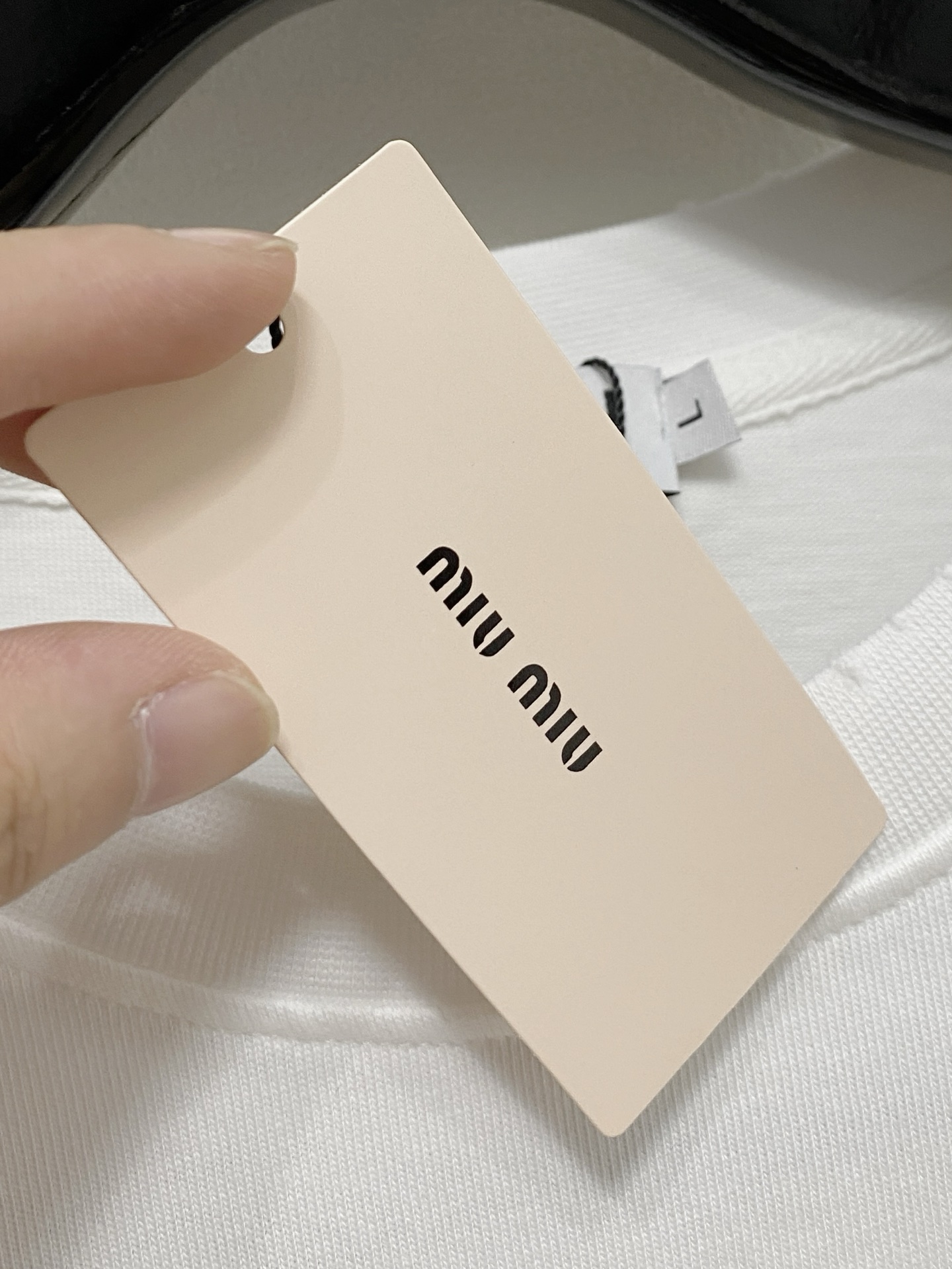 P miumiu🔥🔥高端定制 2026春夏新款首发专柜最新款短袖短裤休闲潮男套装套装 重工凹凸图案设计 