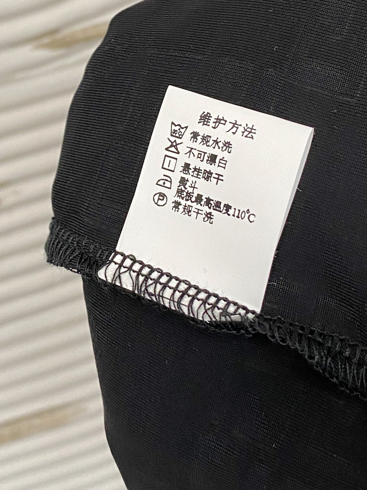 P纪梵希25ss春夏【新品】定制蚕丝面料丝滑透气！时尚经典翻领Polo短袖时尚单品设计，更加时尚舒适，高