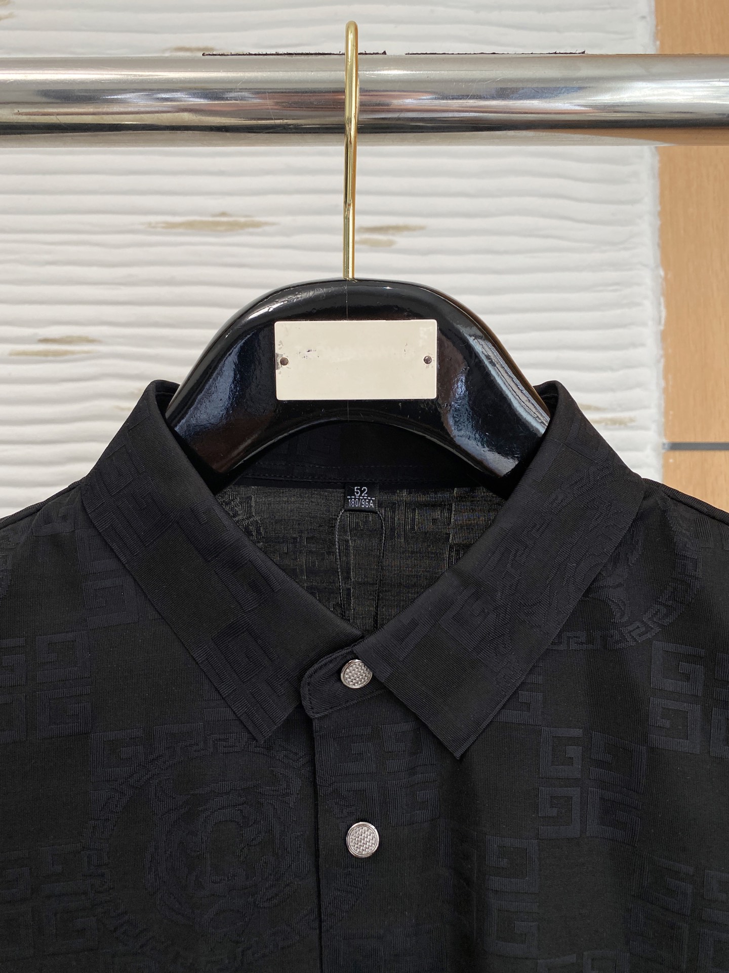 P纪梵希25ss春夏【新品】定制蚕丝面料丝滑透气！时尚经典翻领Polo短袖时尚单品设计，更加时尚舒适，高