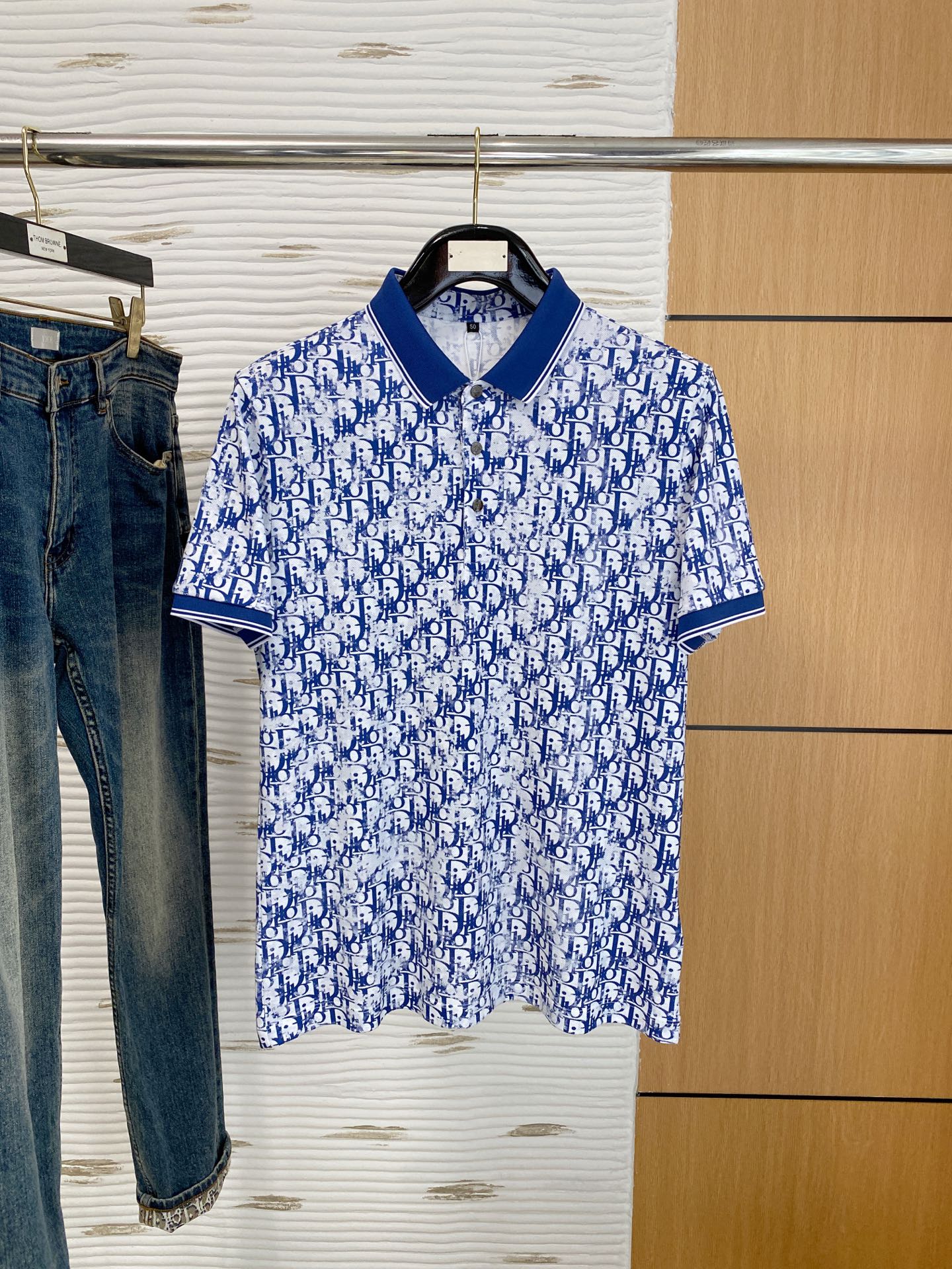 P迪奥25ss春夏【新品】定制蚕丝面料丝滑透气！时尚经典翻领Polo短袖时尚单品设计，更加时尚舒适，高标