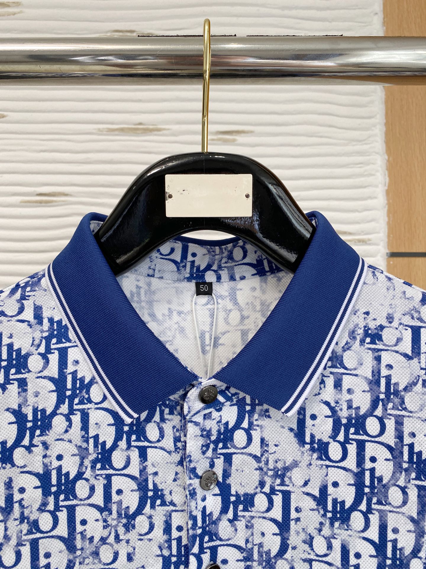P迪奥25ss春夏【新品】定制蚕丝面料丝滑透气！时尚经典翻领Polo短袖时尚单品设计，更加时尚舒适，高标