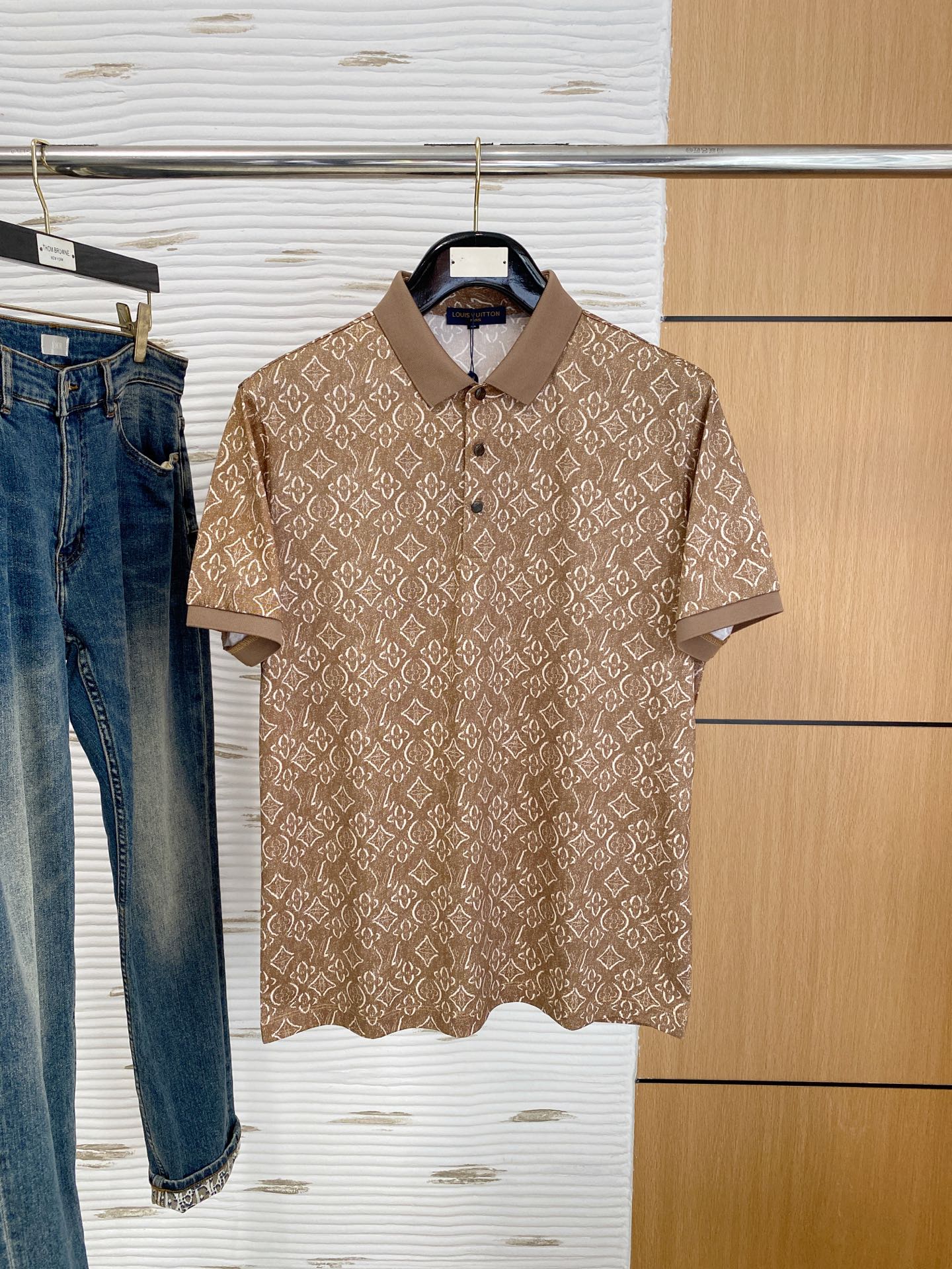 PLV25ss春夏【新品】定制蚕丝面料丝滑透气！时尚经典翻领Polo短袖时尚单品设计，更加时尚舒适，高标