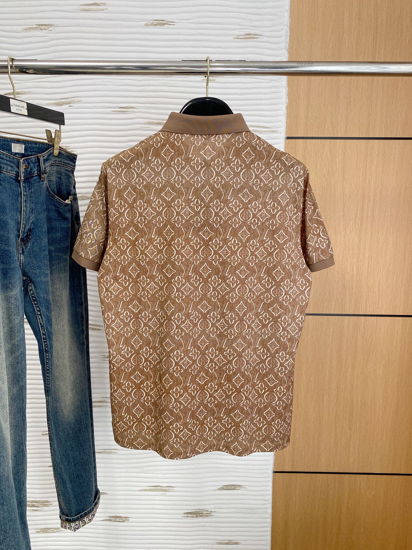 PLV25ss春夏【新品】定制蚕丝面料丝滑透气！时尚经典翻领Polo短袖时尚单品设计，更加时尚舒适，高标