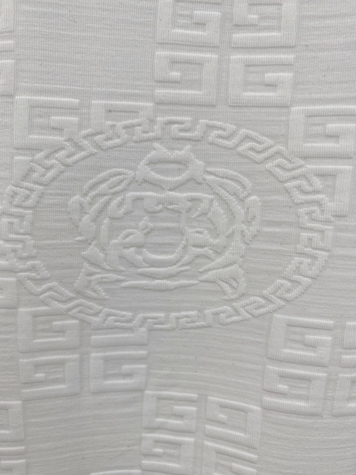 P纪梵希25ss春夏【新品】定制蚕丝面料丝滑透气！时尚经典翻领Polo短袖时尚单品设计，更加时尚舒适，高