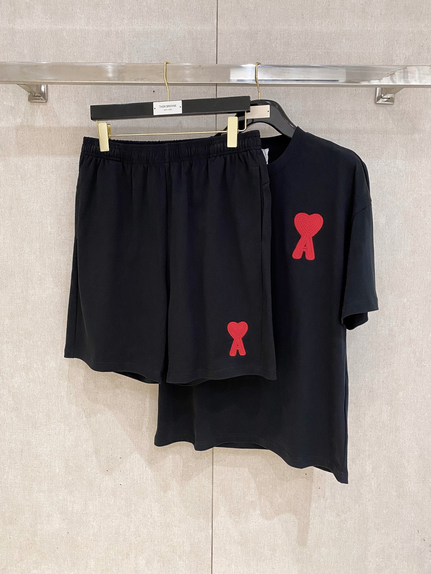 Ami Alexandre Mattiussi Cotton Tee & Shorts Set - Heavyweight Embroidery 6 i1748358325729 373 0 4