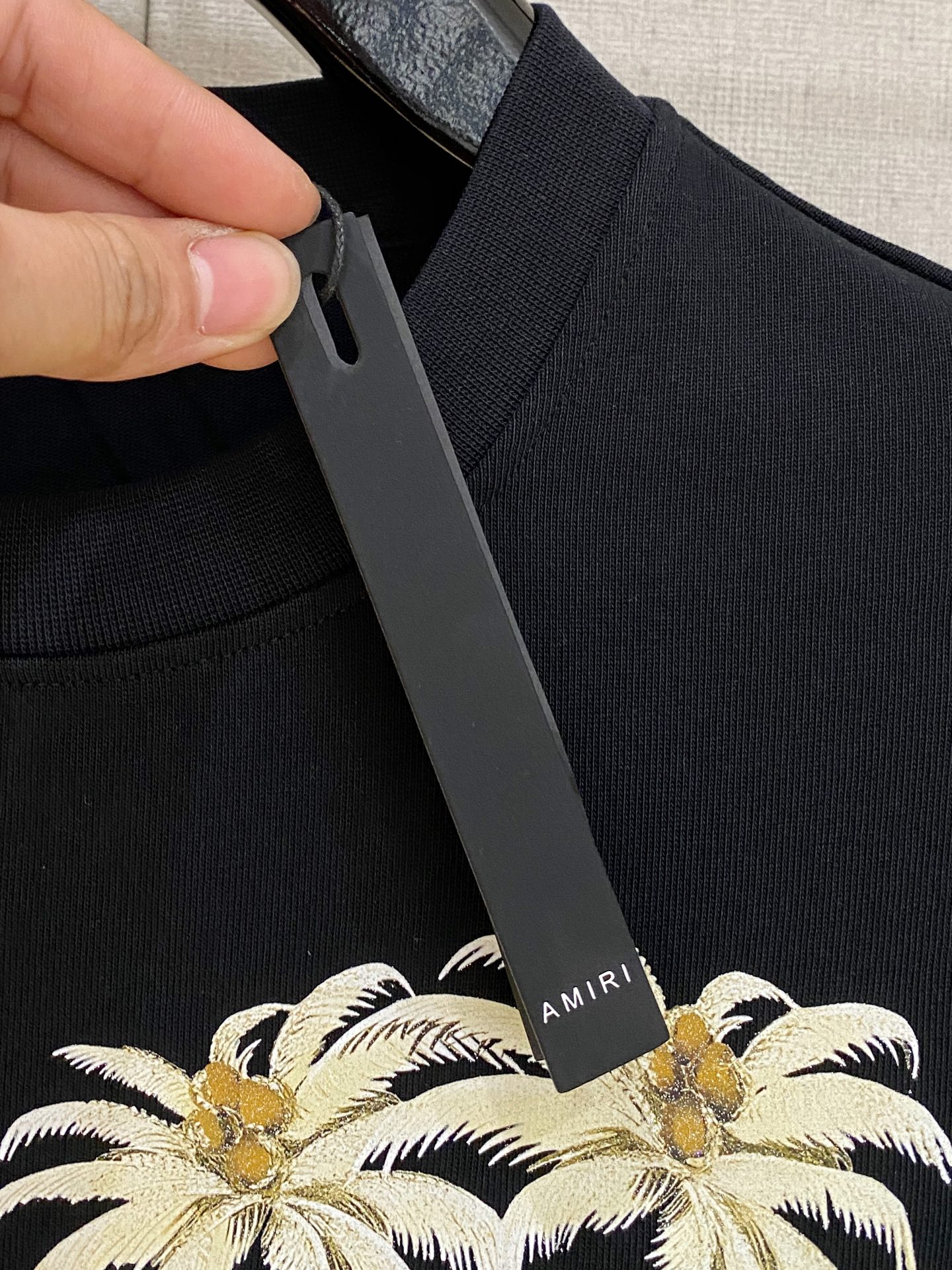 “88825SS Amiri Amir Heavy-Pound T-Shirt Suit with Stereo Printing in Black and White – Size Guide Included” - 图片 3