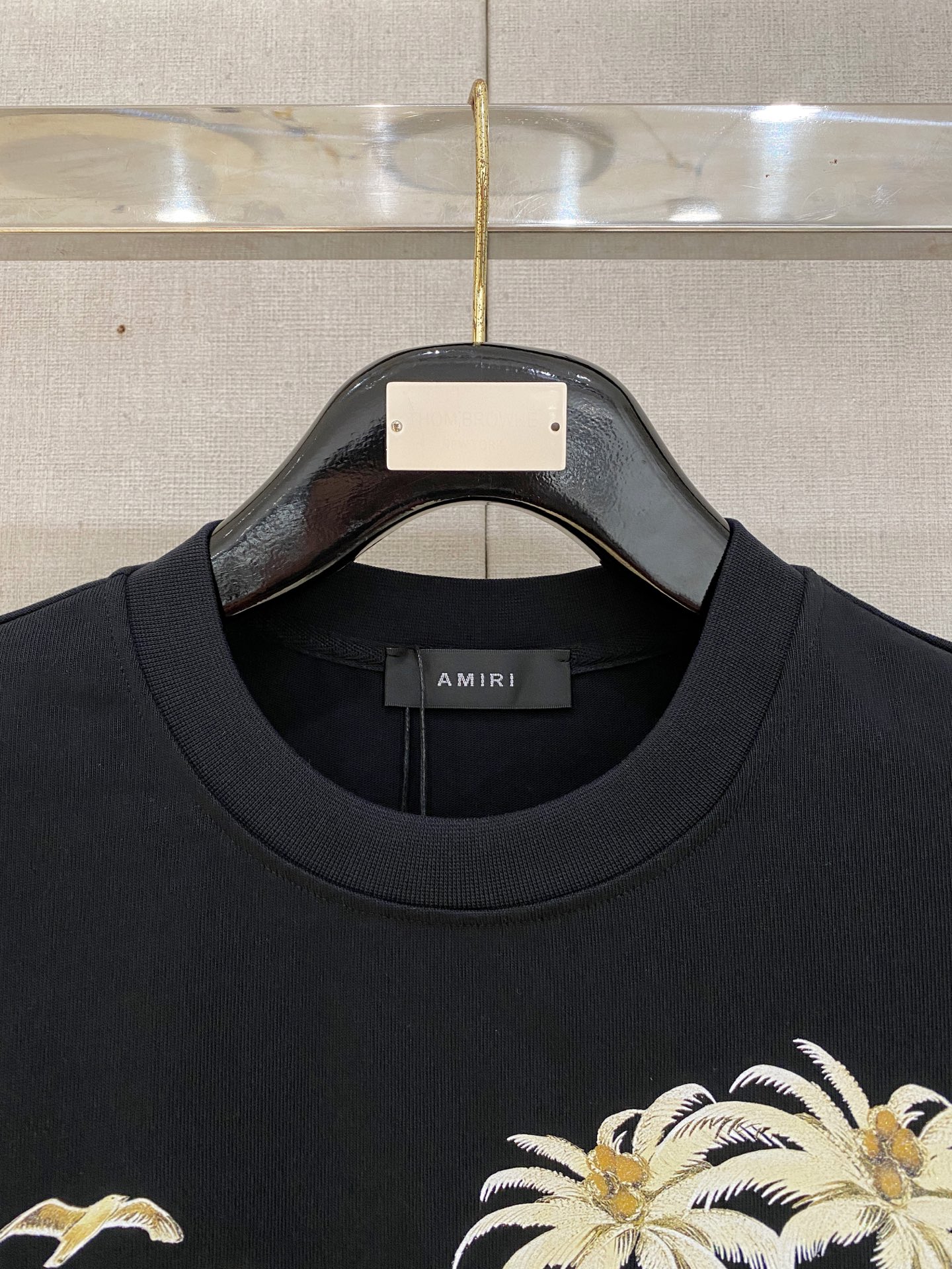 “88825SS Amiri Amir Heavy-Pound T-Shirt Suit with Stereo Printing in Black and White – Size Guide Included” - 图片 2