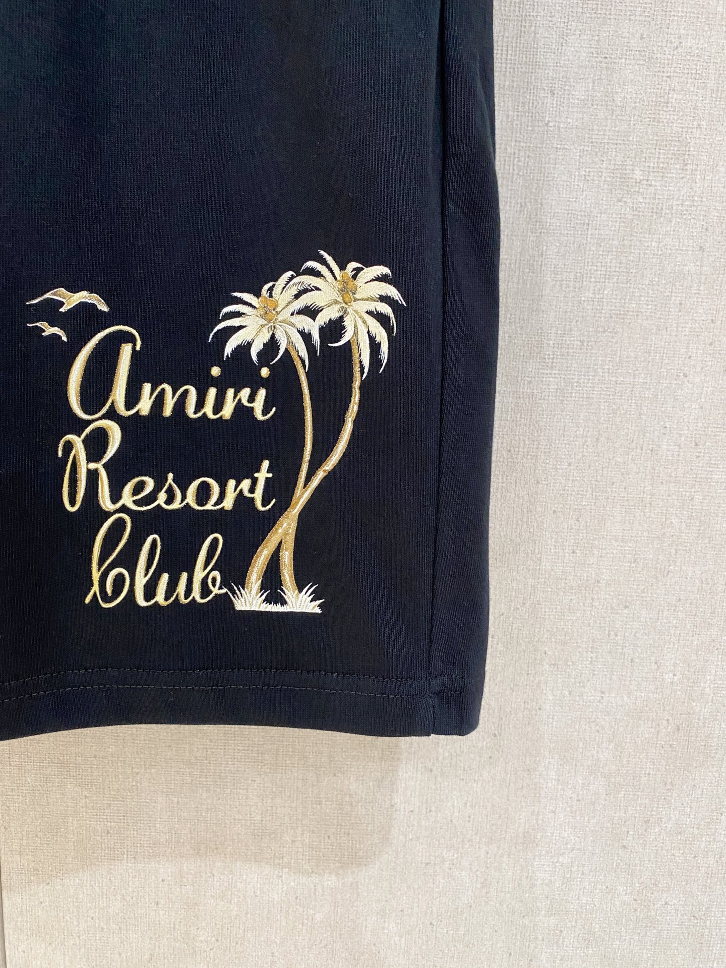 “88825SS Amiri Amir Heavy-Pound T-Shirt Suit with Stereo Printing in Black and White – Size Guide Included” - 图片 8