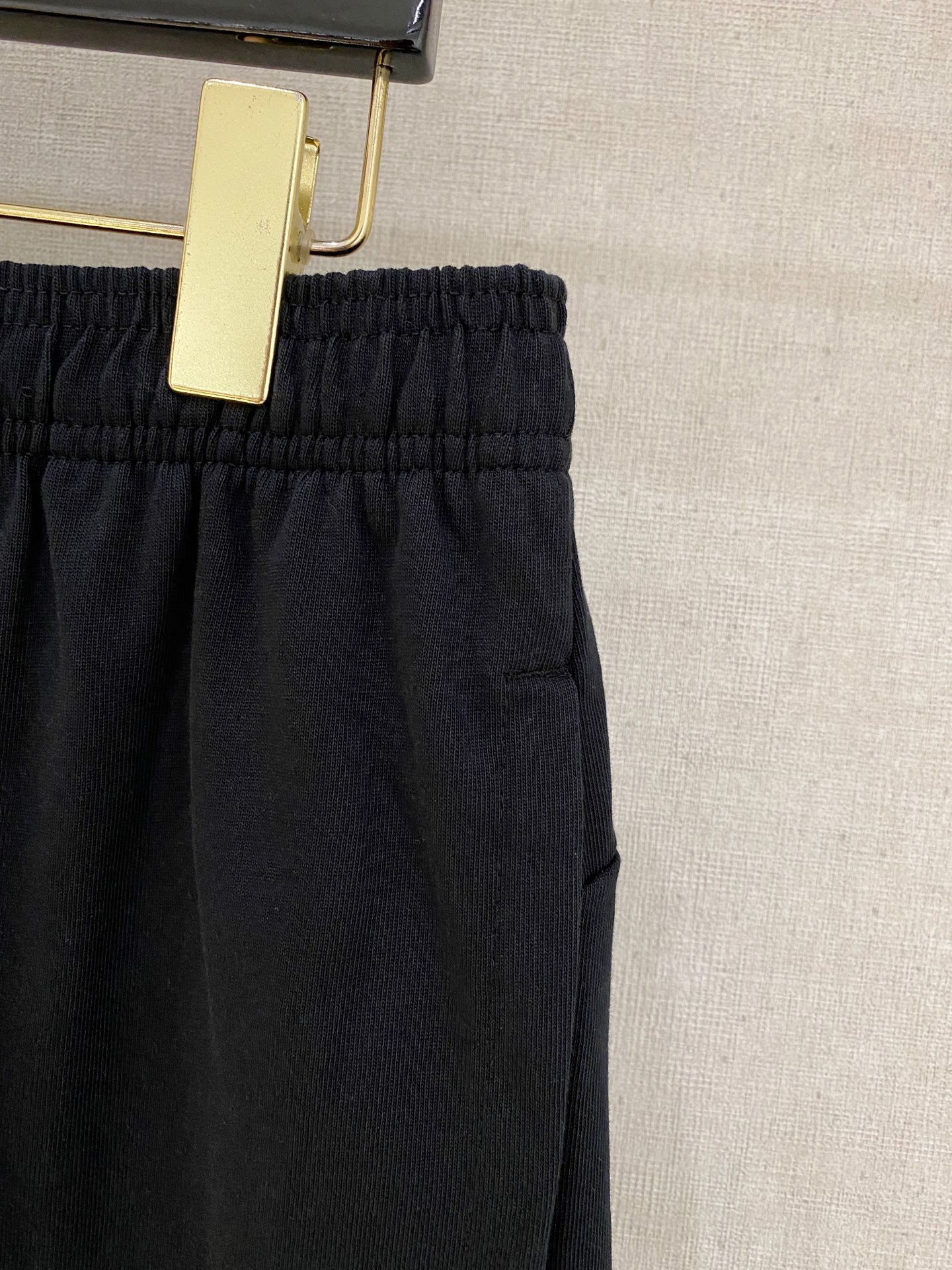 “330g Heavy-Pound Amiri Amir T-Shirts Suit | Stereo Printing | Gender-Neutral | Black & White | S-XL” - 图片 6