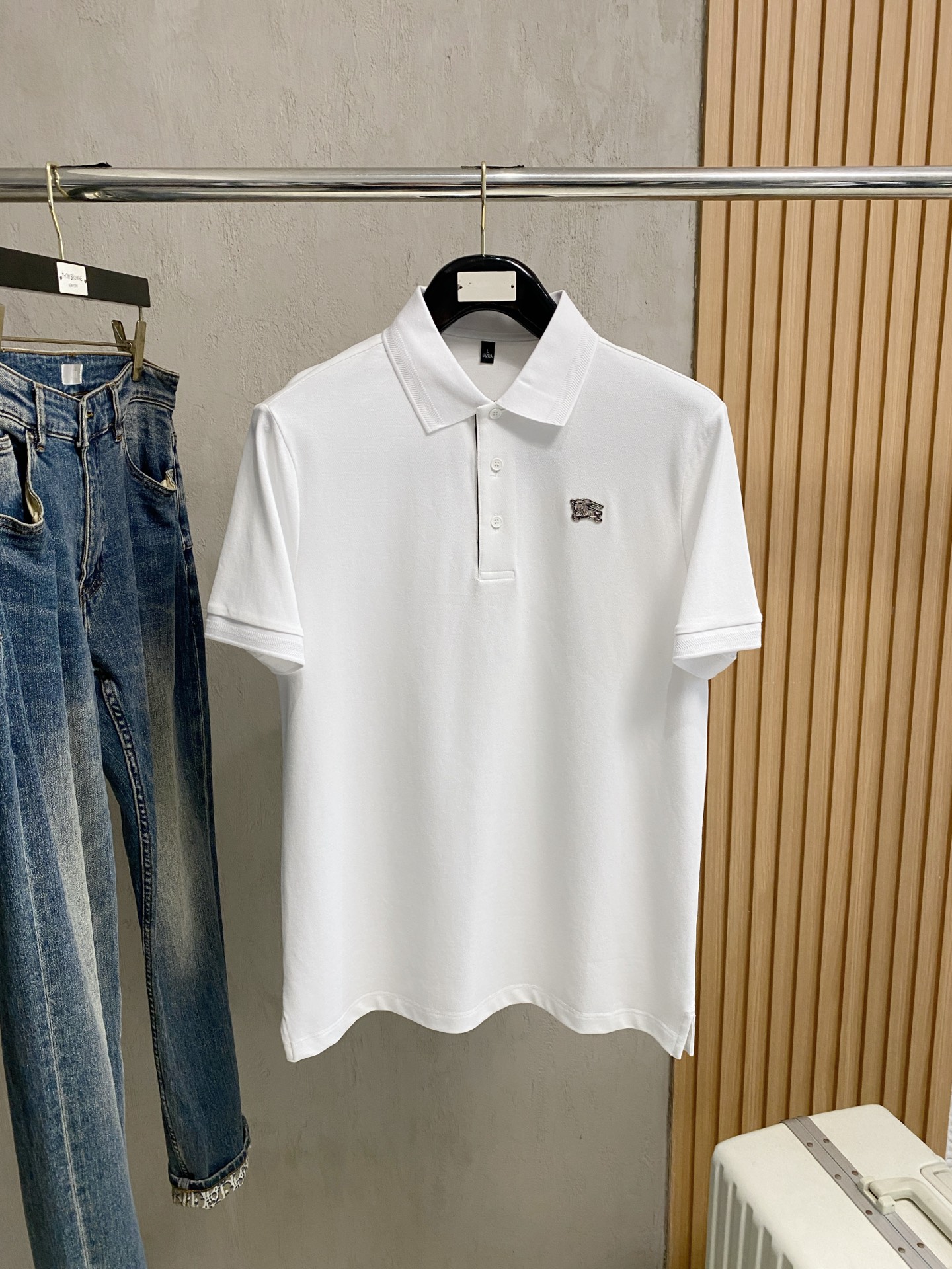 P巴宝莉25SS新款春夏短袖翻领T恤Polo，最高版本客供定制高端朱地面料简单时尚款，拼色螺纹超级好看！