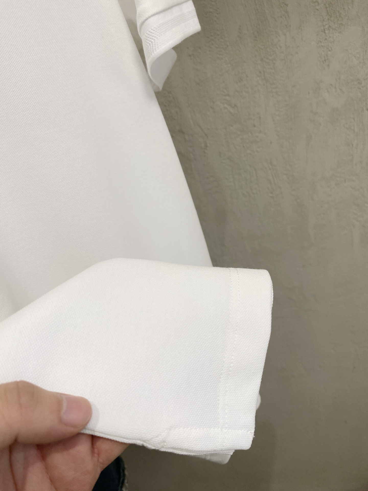 P巴宝莉25SS新款春夏短袖翻领T恤Polo，最高版本客供定制高端朱地面料简单时尚款，拼色螺纹超级好看！