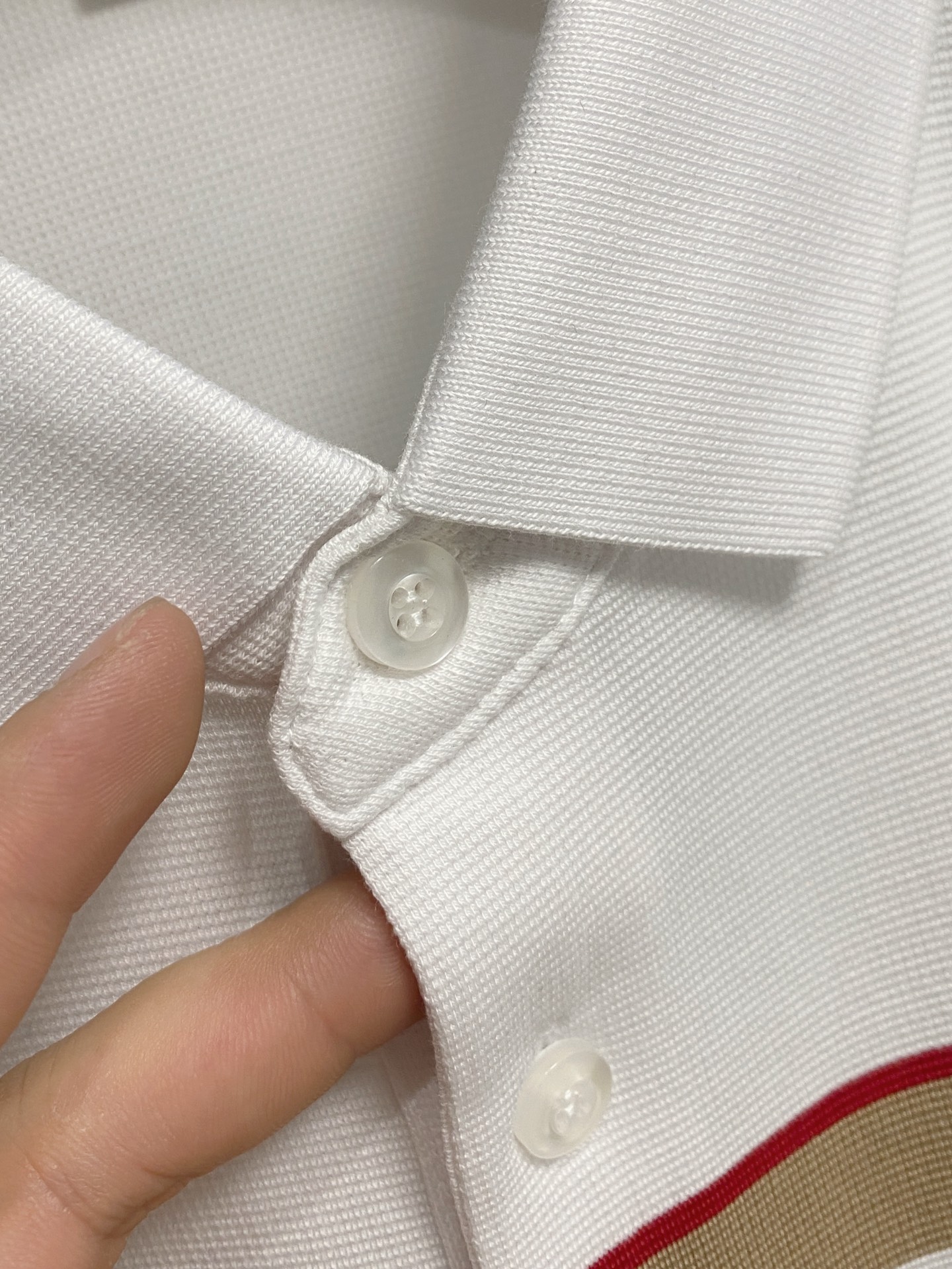 P巴宝莉25SS新款春夏短袖翻领T恤Polo，最高版本客供定制高端朱地面料简单时尚款，拼色螺纹超级好看！