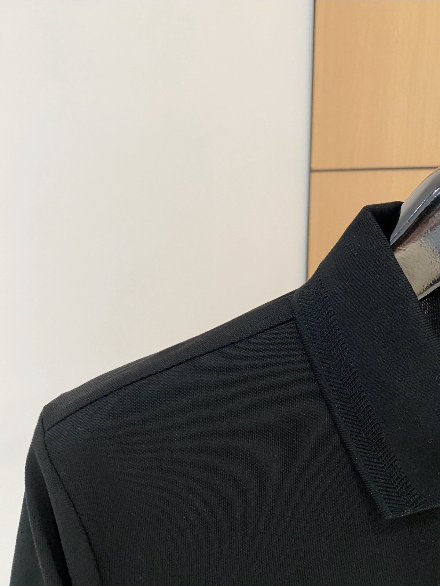 P巴宝莉25SS新款春夏短袖翻领T恤Polo，最高版本客供定制高端朱地面料简单时尚款，拼色螺纹超级好看！