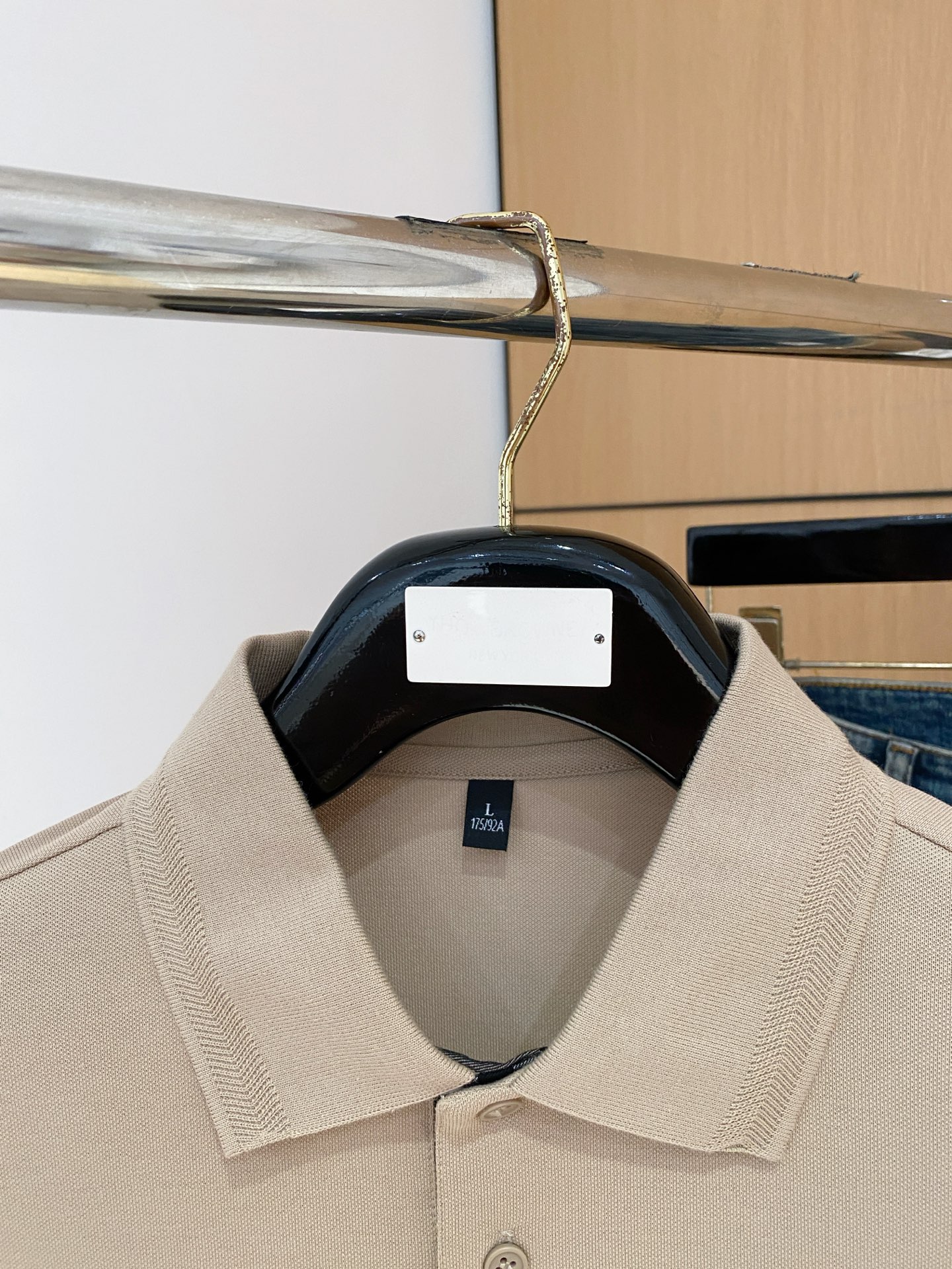 P巴宝莉25SS新款春夏短袖翻领T恤Polo，最高版本客供定制高端朱地面料简单时尚款，拼色螺纹超级好看！