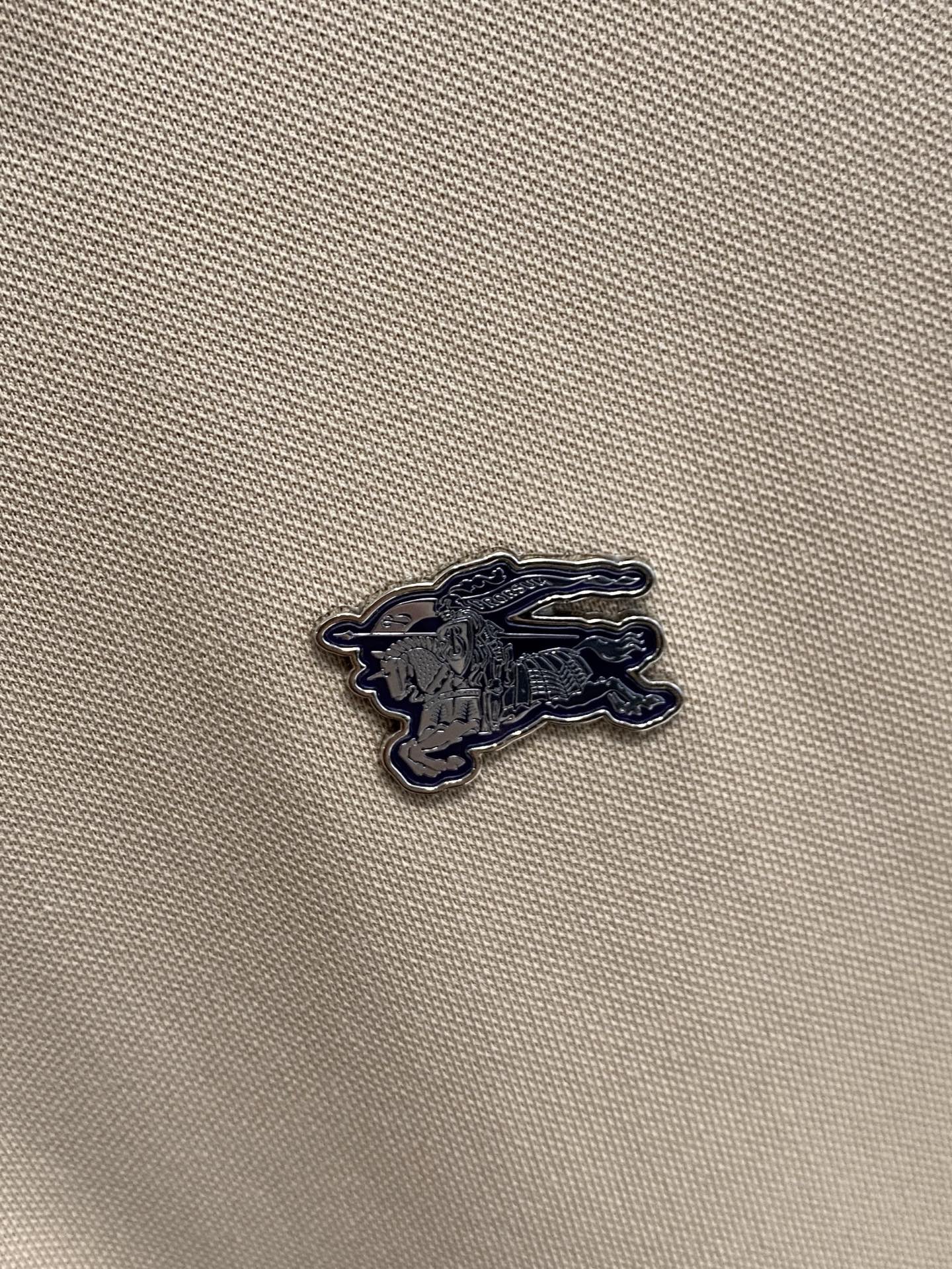 P巴宝莉25SS新款春夏短袖翻领T恤Polo，最高版本客供定制高端朱地面料简单时尚款，拼色螺纹超级好看！