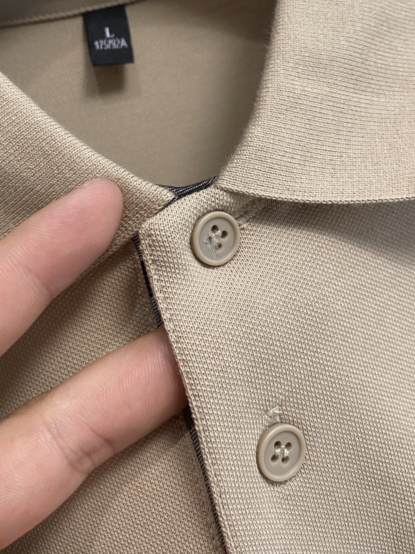 P巴宝莉25SS新款春夏短袖翻领T恤Polo，最高版本客供定制高端朱地面料简单时尚款，拼色螺纹超级好看！