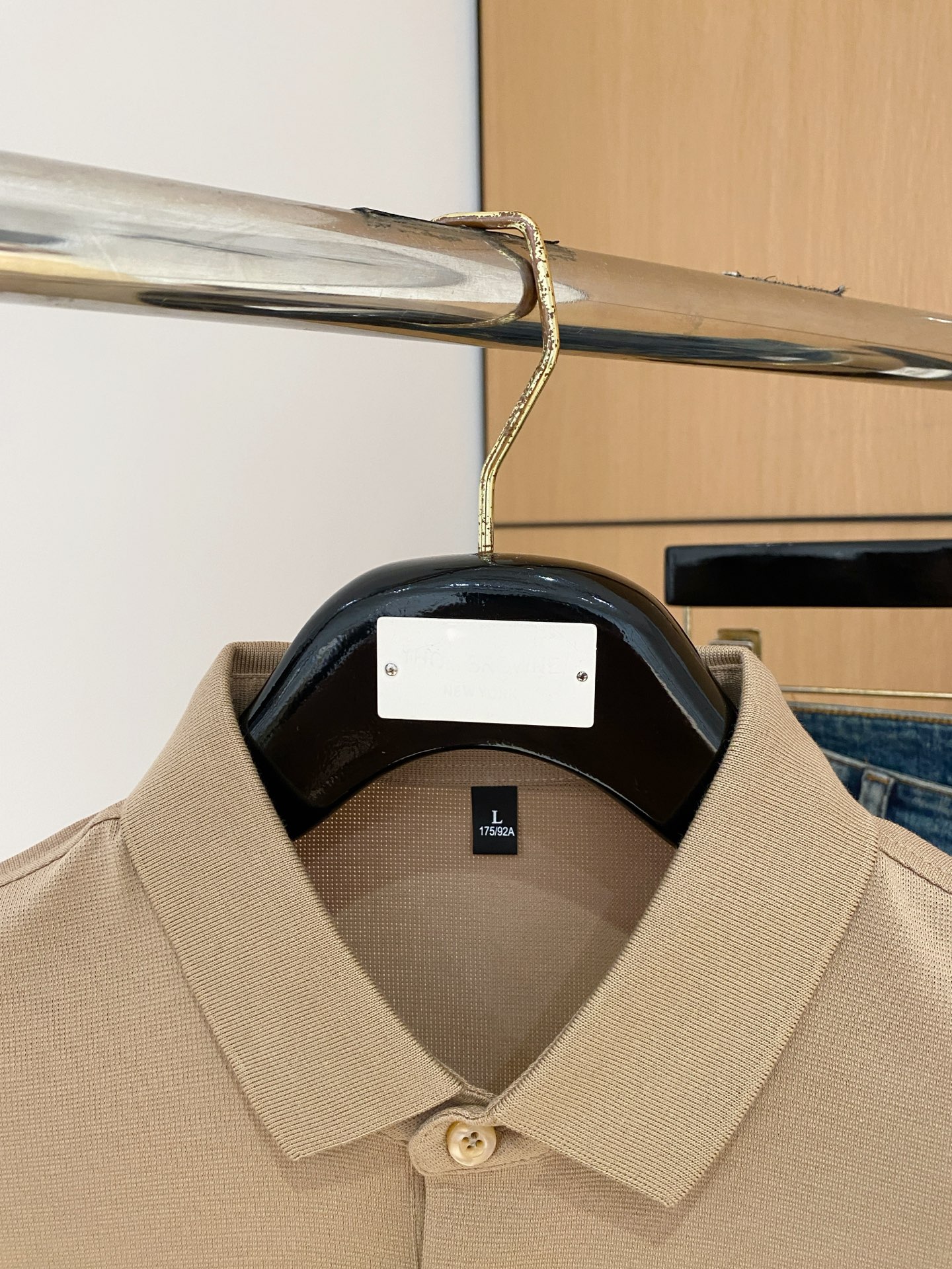 P巴宝莉25SS新款春夏短袖翻领T恤Polo，最高版本客供定制高端朱地面料简单时尚款，拼色螺纹超级好看！