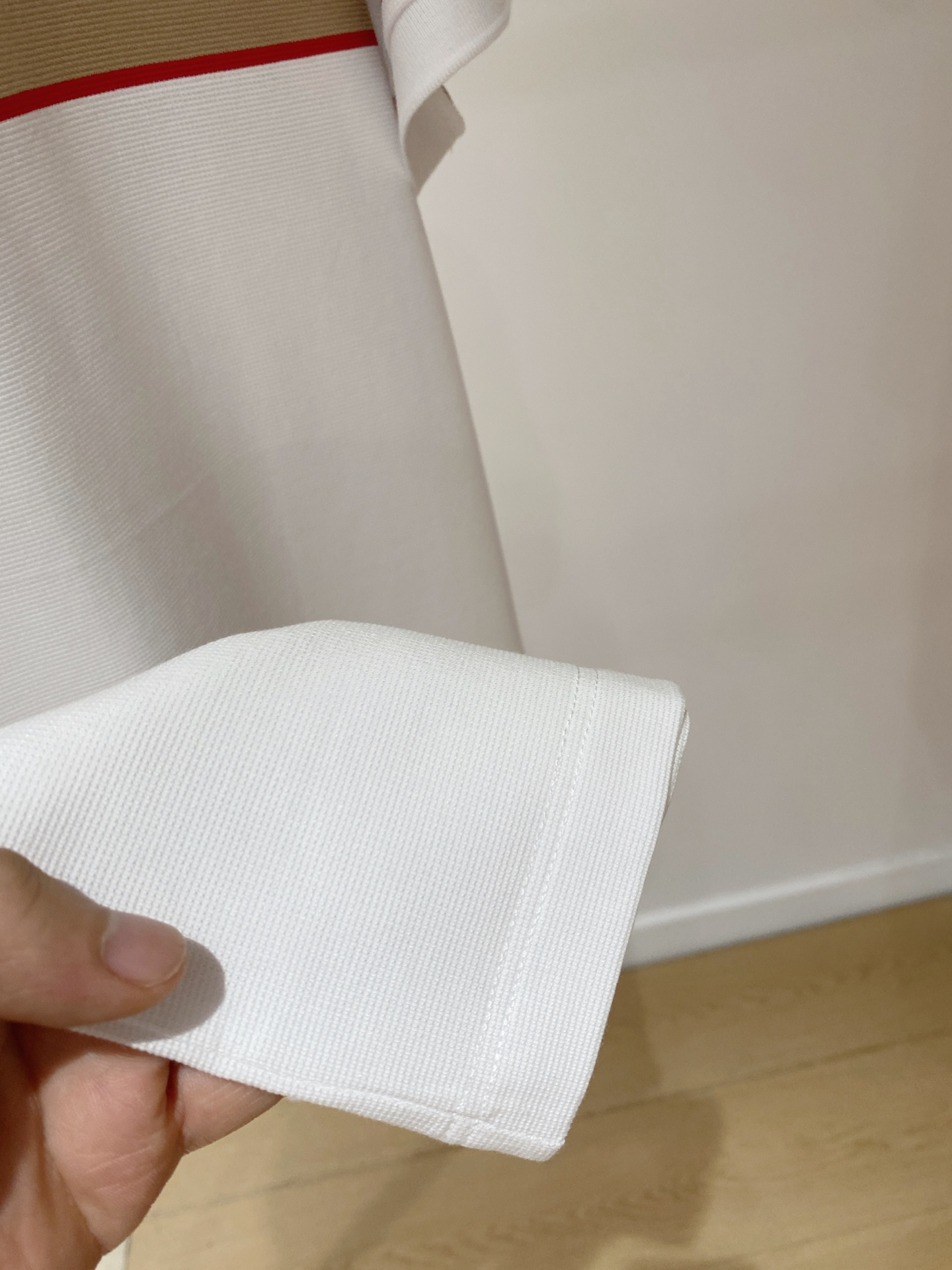 P巴宝莉25SS新款春夏短袖翻领T恤Polo，最高版本客供定制高端朱地面料简单时尚款，拼色螺纹超级好看！