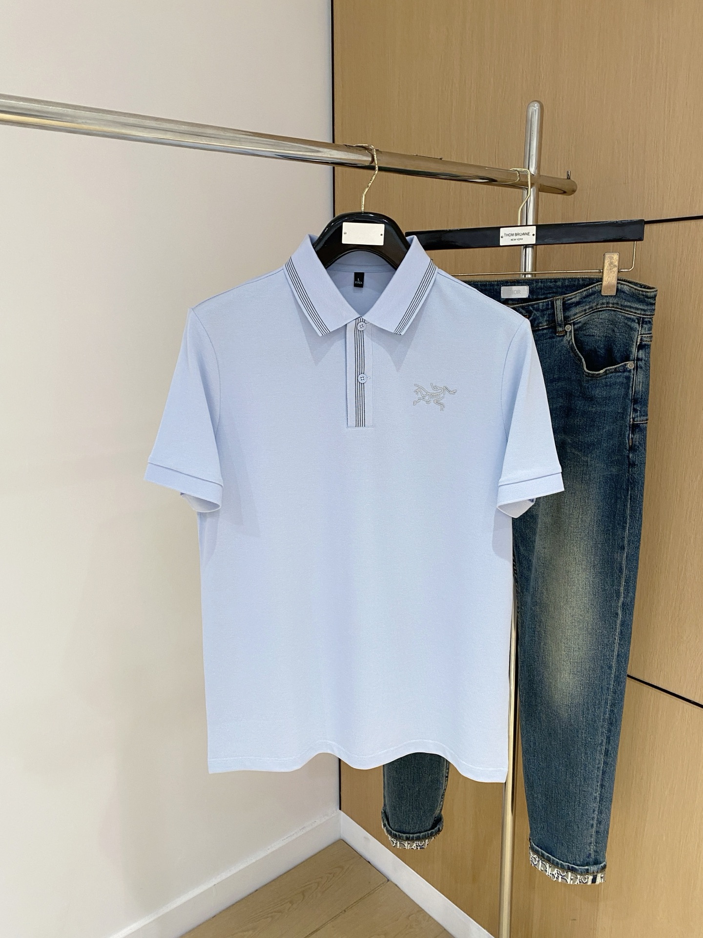 P始祖鸟25SS新款春夏短袖翻领T恤Polo，最高版本客供定制高端朱地面料简单时尚款，拼色螺纹超级好看！