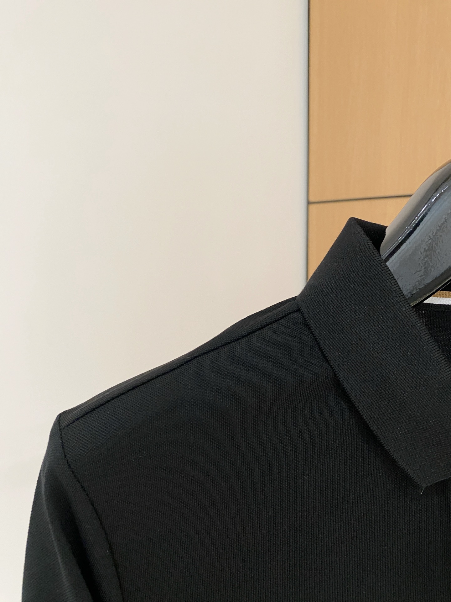 P罗意威25SS新款春夏短袖翻领T恤Polo，最高版本客供定制高端朱地面料简单时尚款，拼色螺纹超级好看！