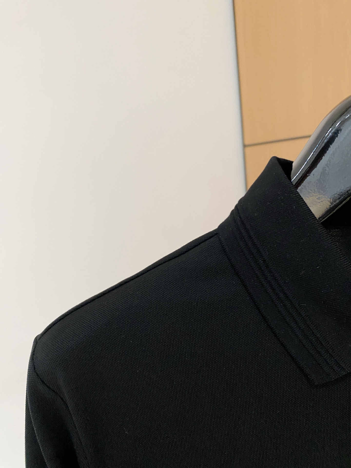 PLV 25SS新款春夏短袖翻领T恤Polo，最高版本客供定制高端朱地面料简单时尚款，拼色螺纹超级好看！